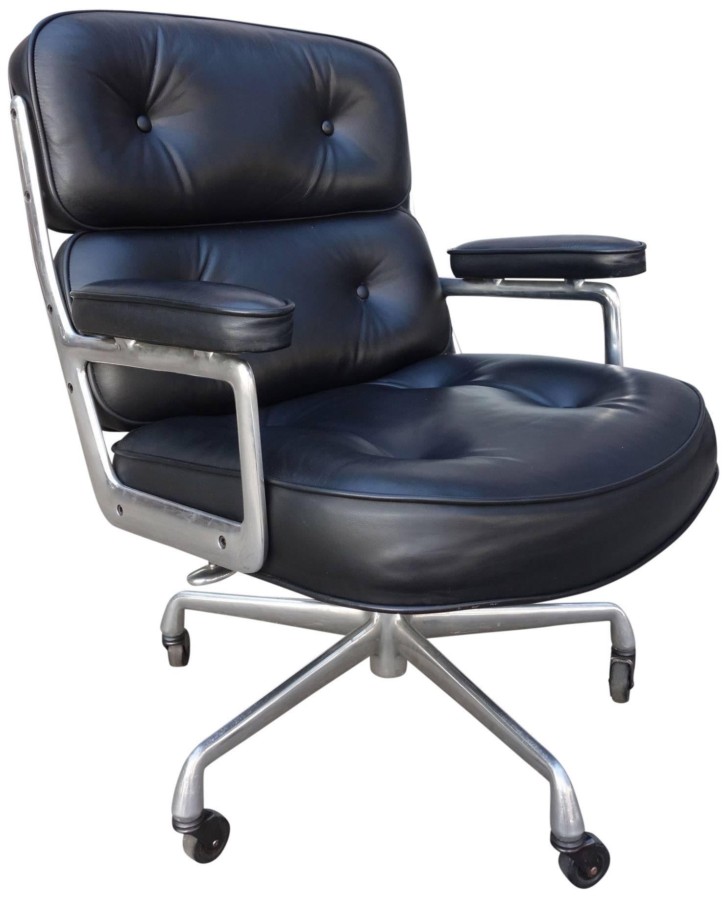 Aluminum Midcentury Eames Executive Chair for Herman Miller Time-Life