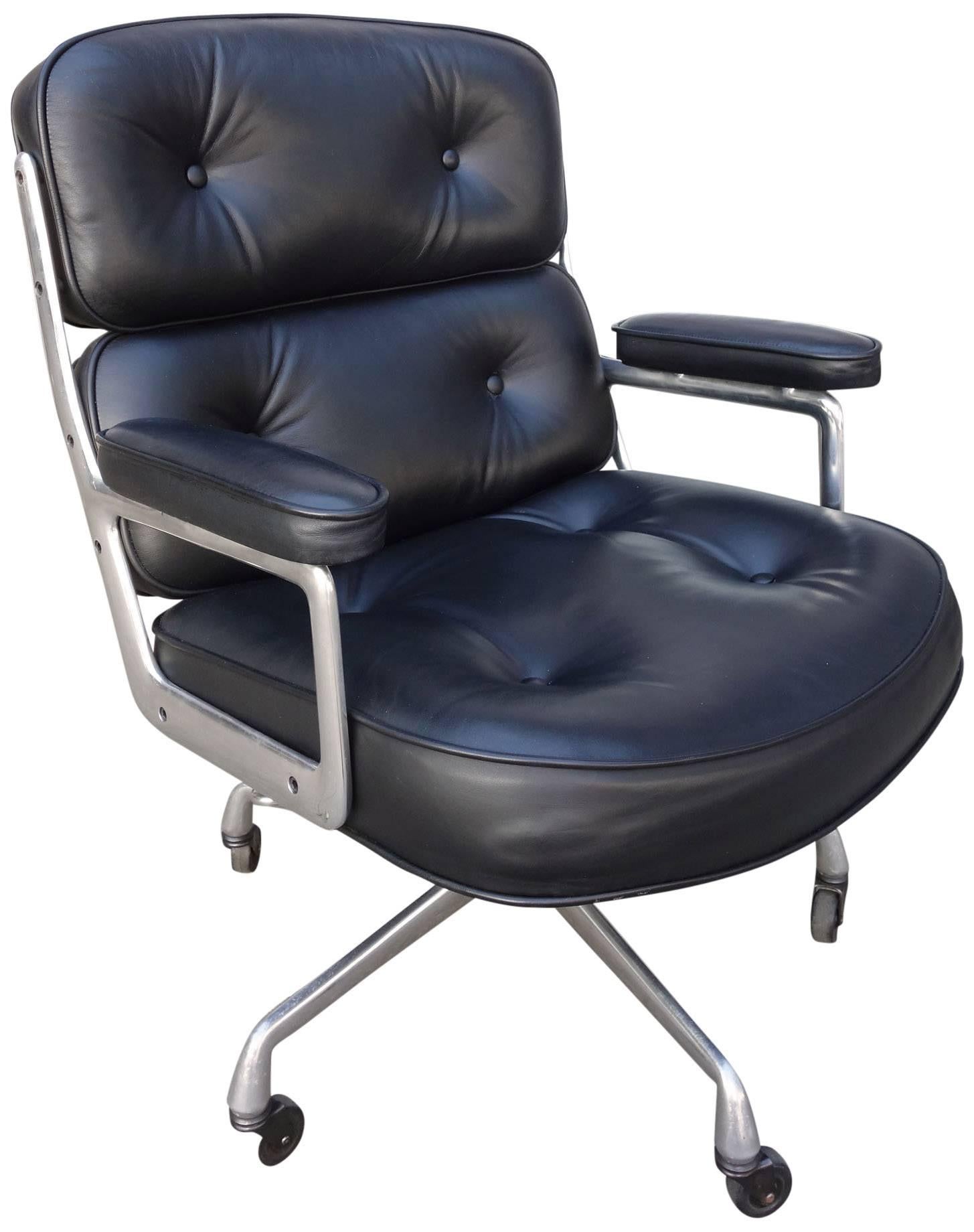 Midcentury Eames Executive Chair for Herman Miller Time-Life 1