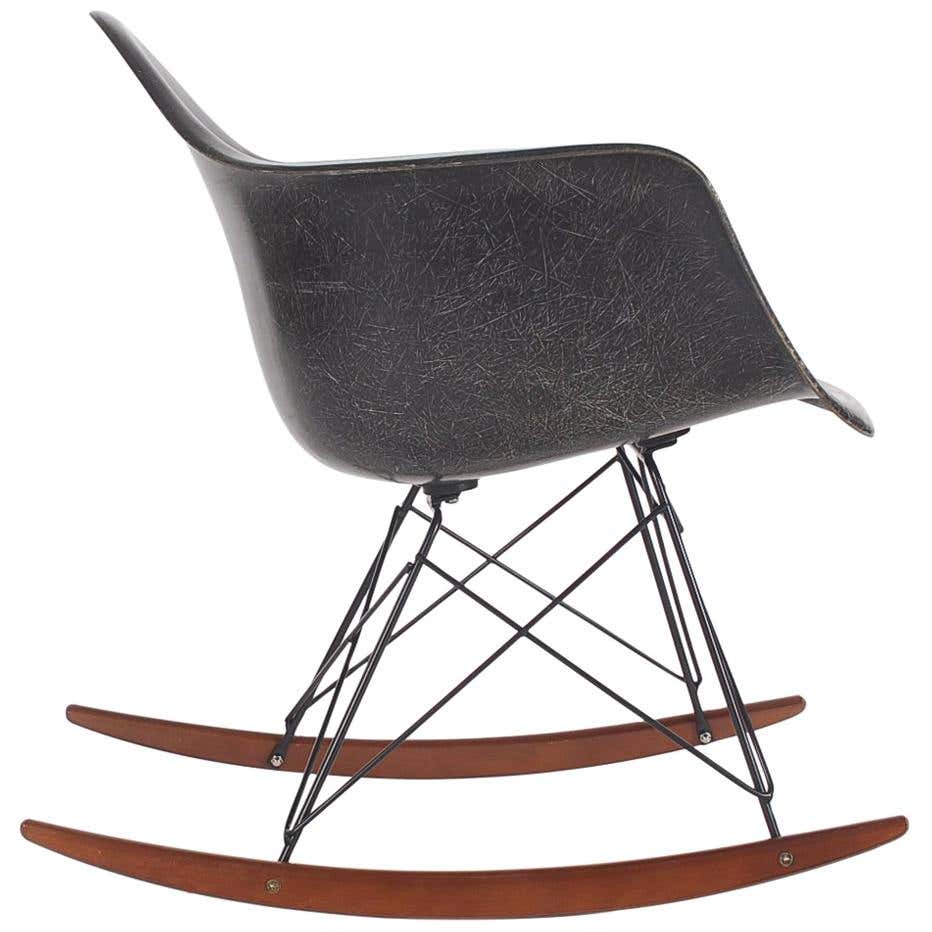 Midcentury Eames for Herman Miller Fiberglass Rocking Lounge Chair in ...