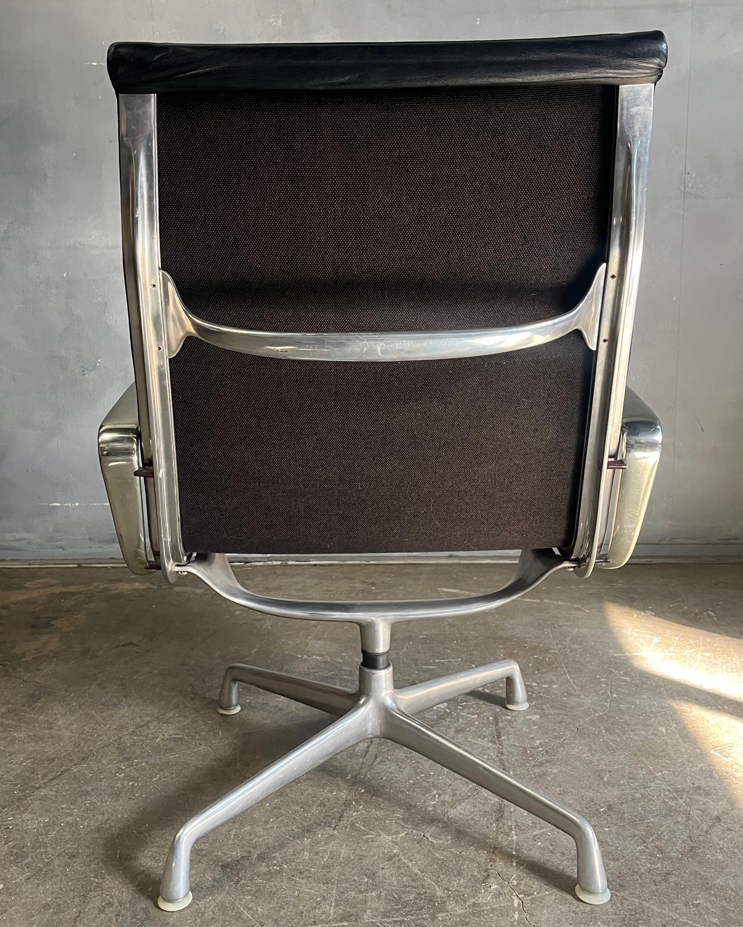 Américain Fauteuil de salon Eames pour Herman Miller Soft Pad du milieu du siècle dernier