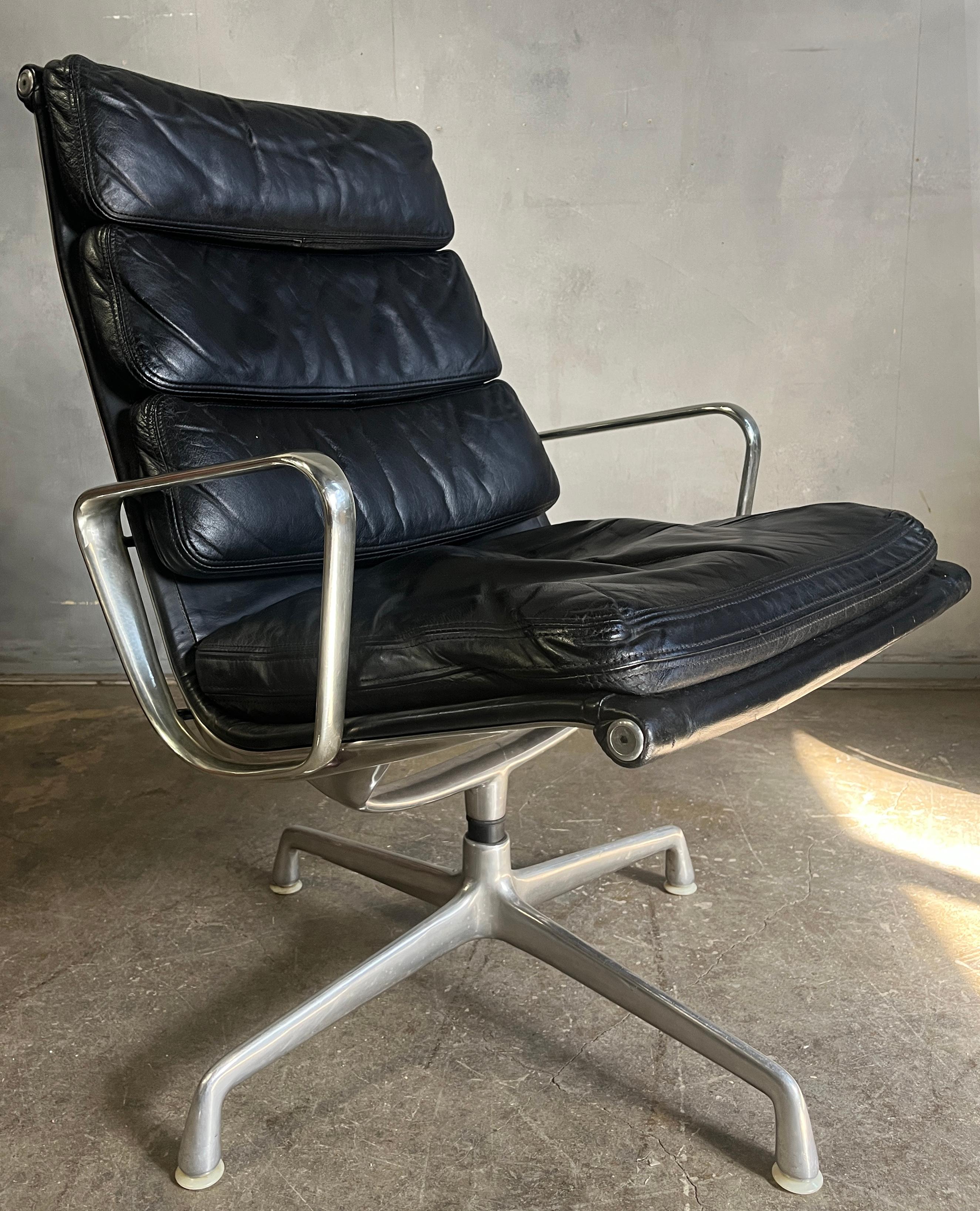Aluminum Midcentury Eames for Herman Miller Soft Pad Lounge Chair
