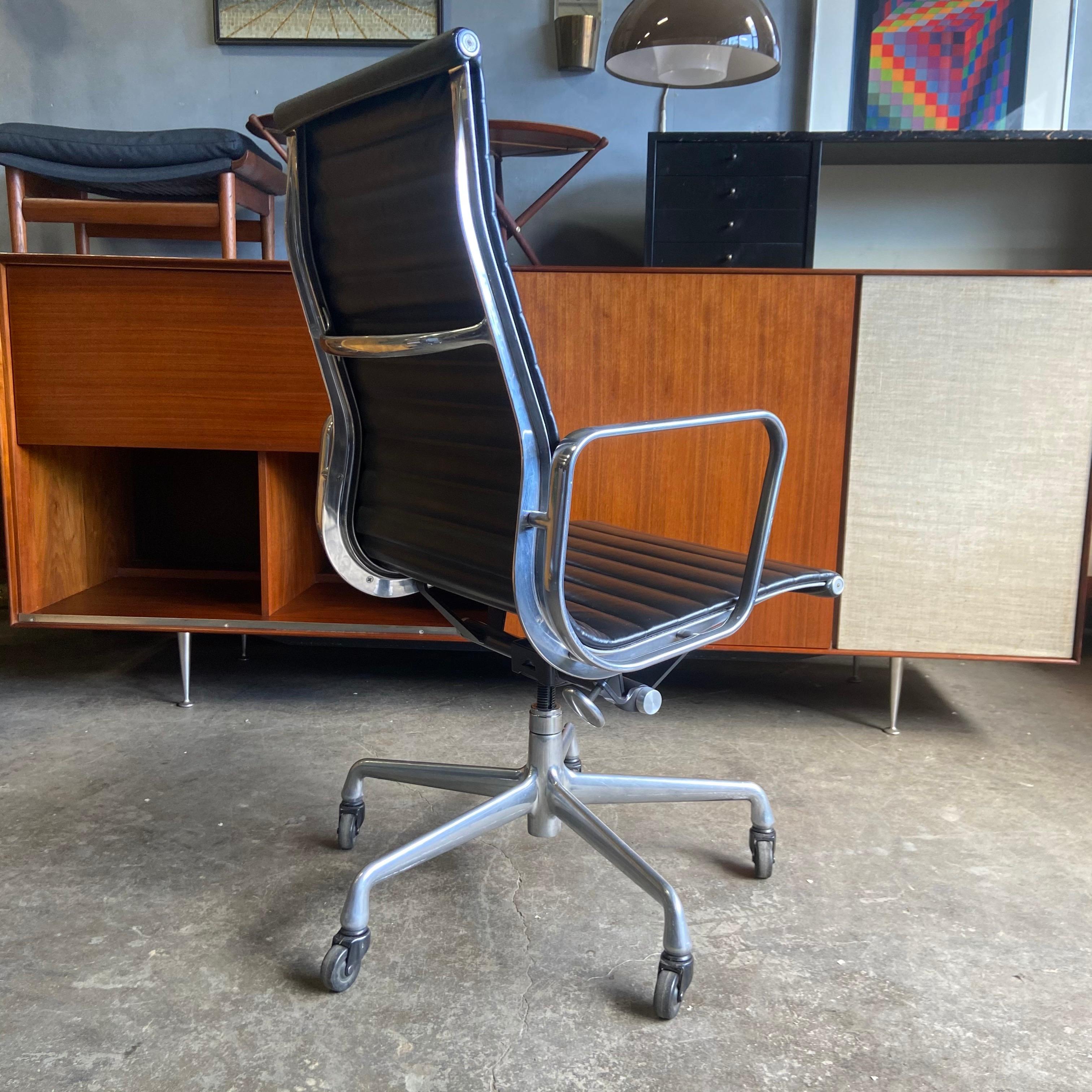 Midcentury Eames for Herman Miller Mid-Century High Back Aluminum Group Chairs 2