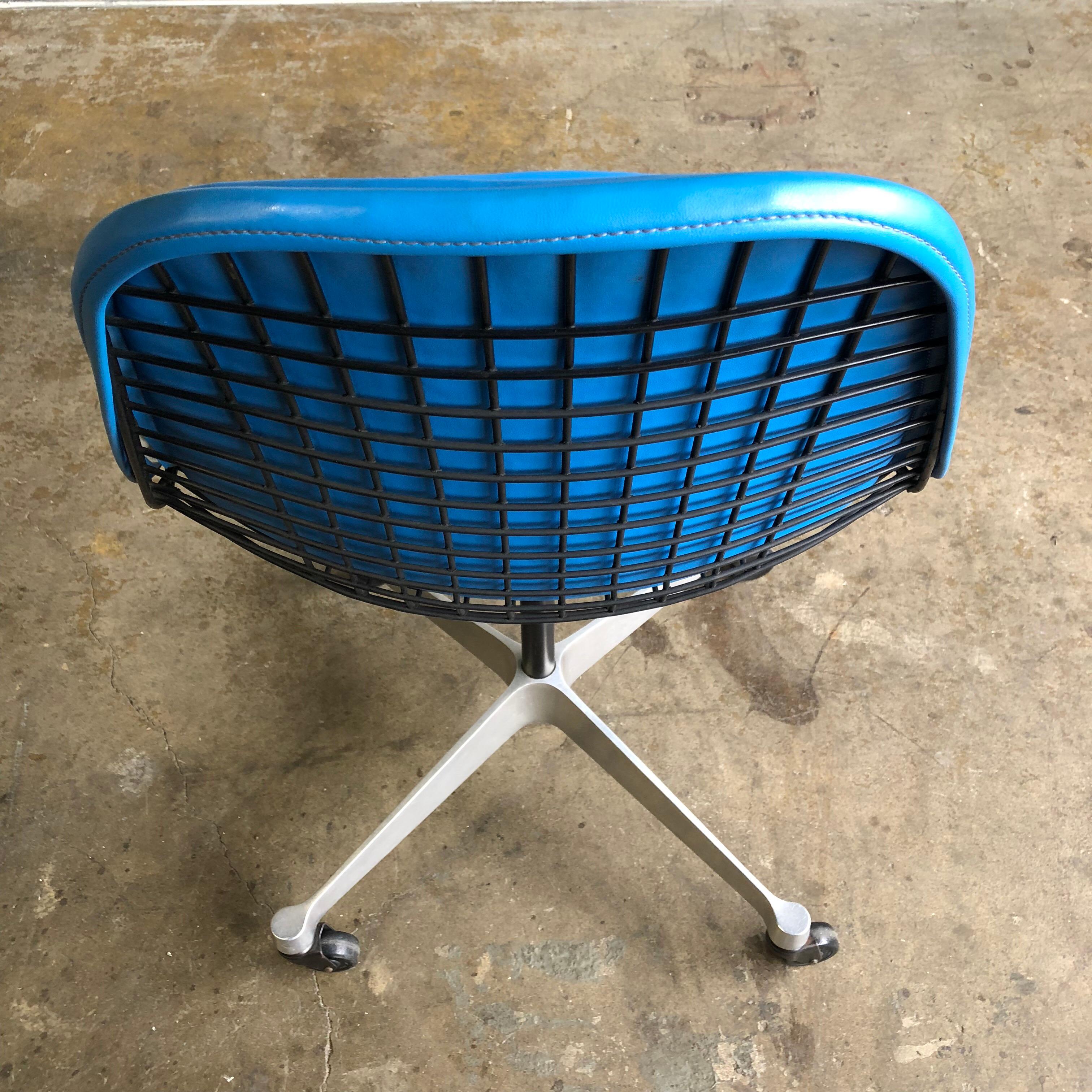 20th Century Midcentury Eames Wire Chair PKC-1