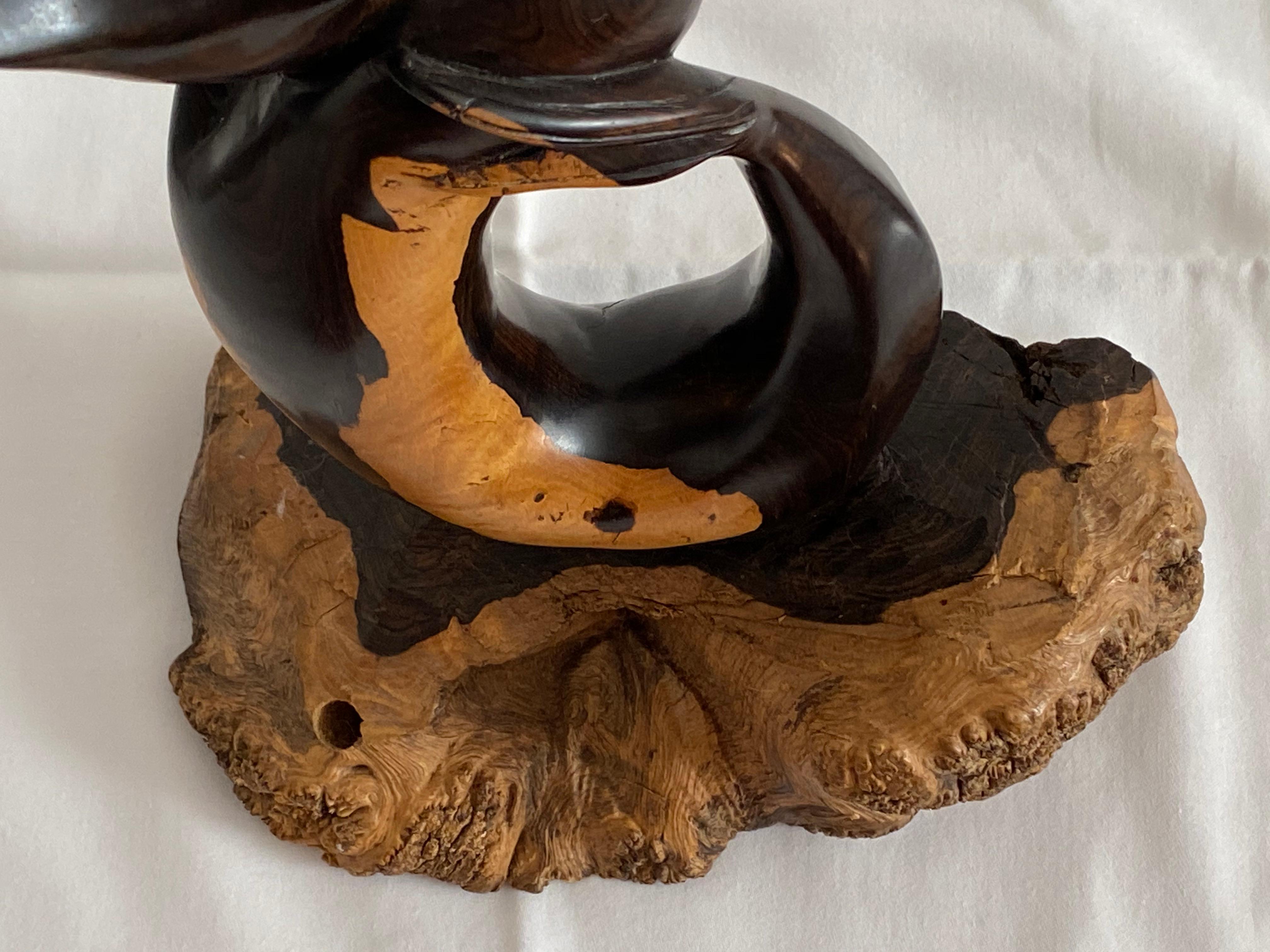 Sculpture de sirène en ébène sculptée à la main du milieu du siècle dernier en vente 4
