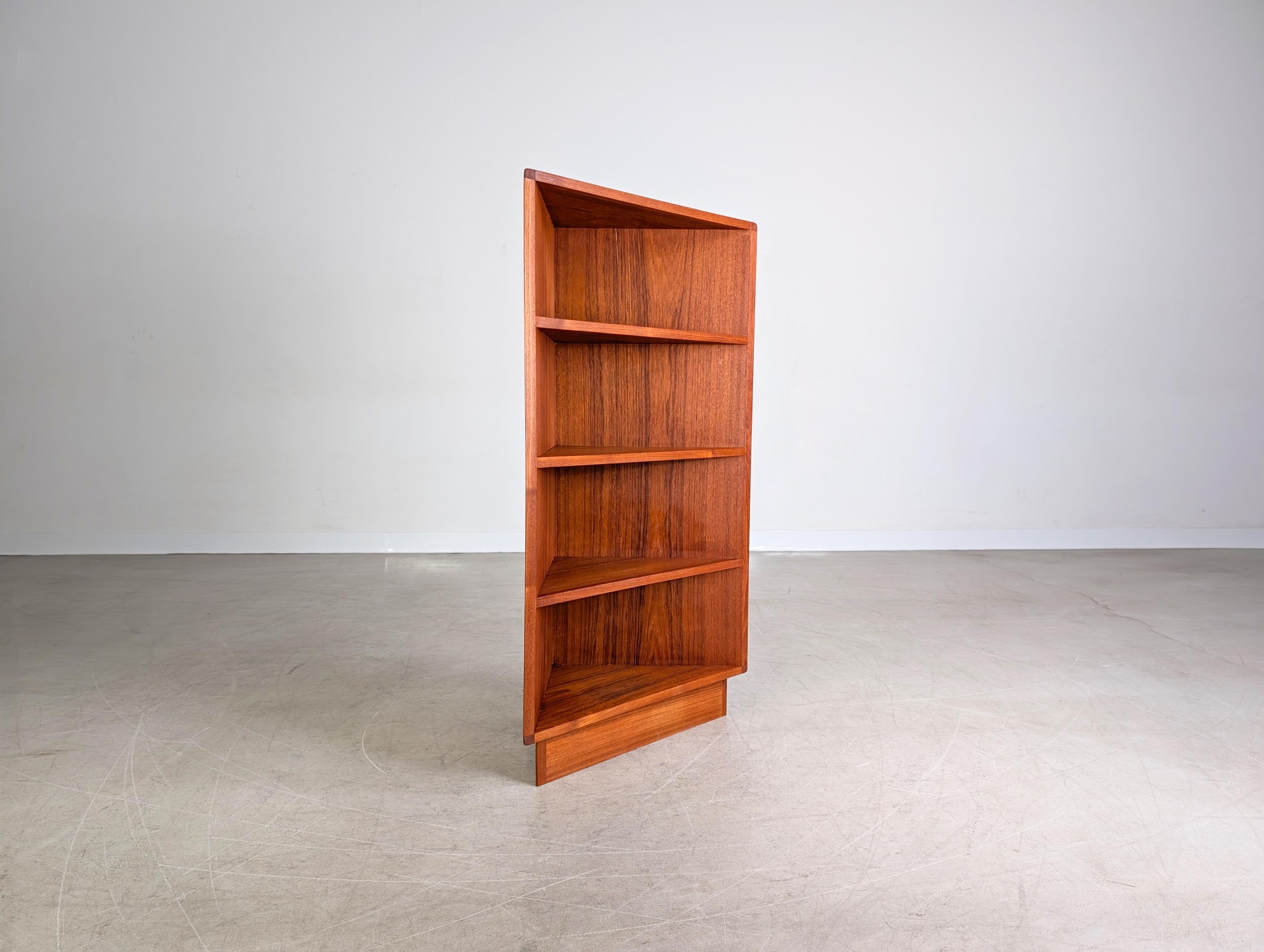 Midcentury Eckregal Bücherregal Teak design danese Vintage 1960 In condizioni buone in vendita a Berlin, DE