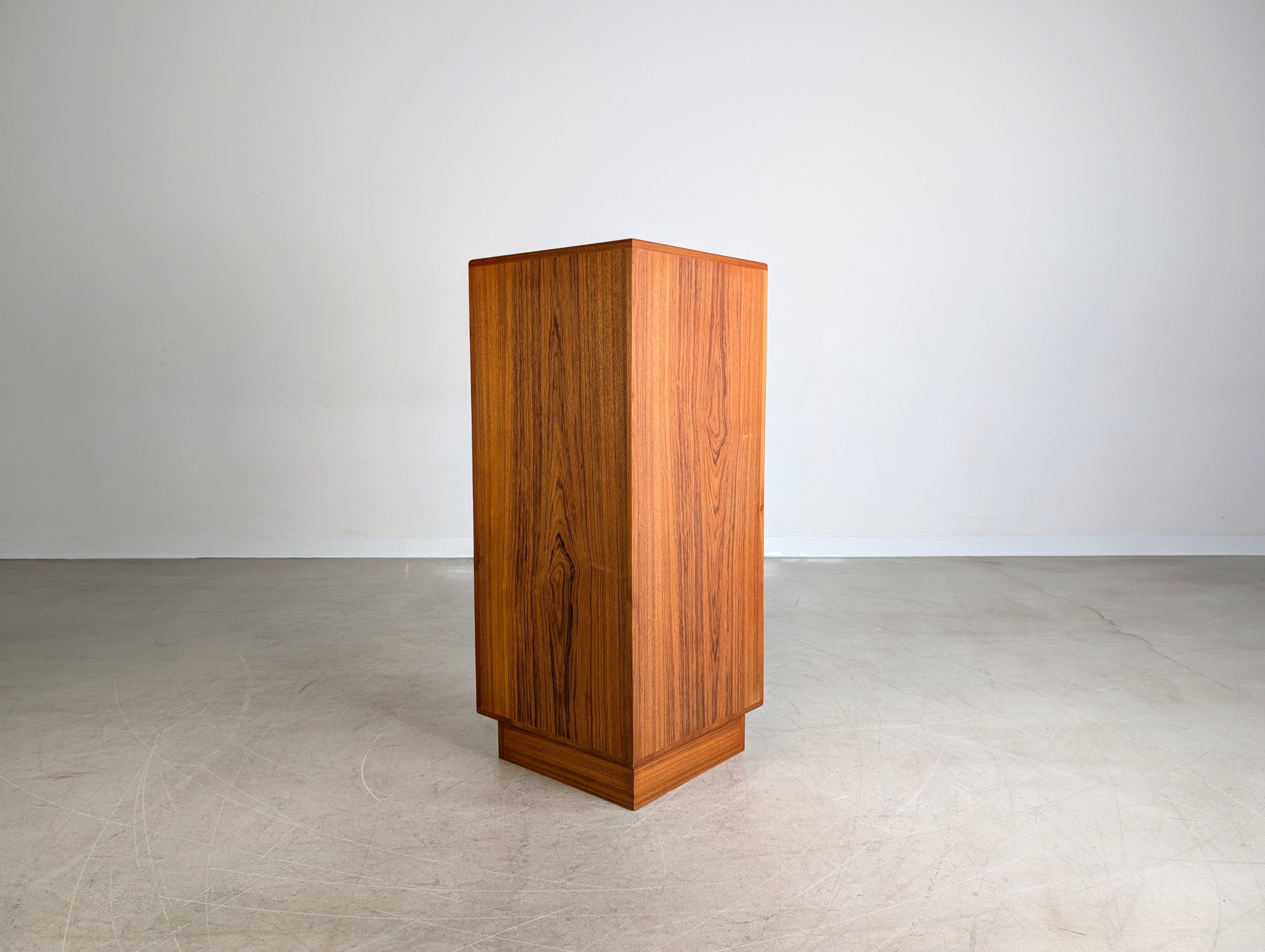 Metà XX secolo Midcentury Eckregal Bücherregal Teak design danese Vintage 1960 in vendita