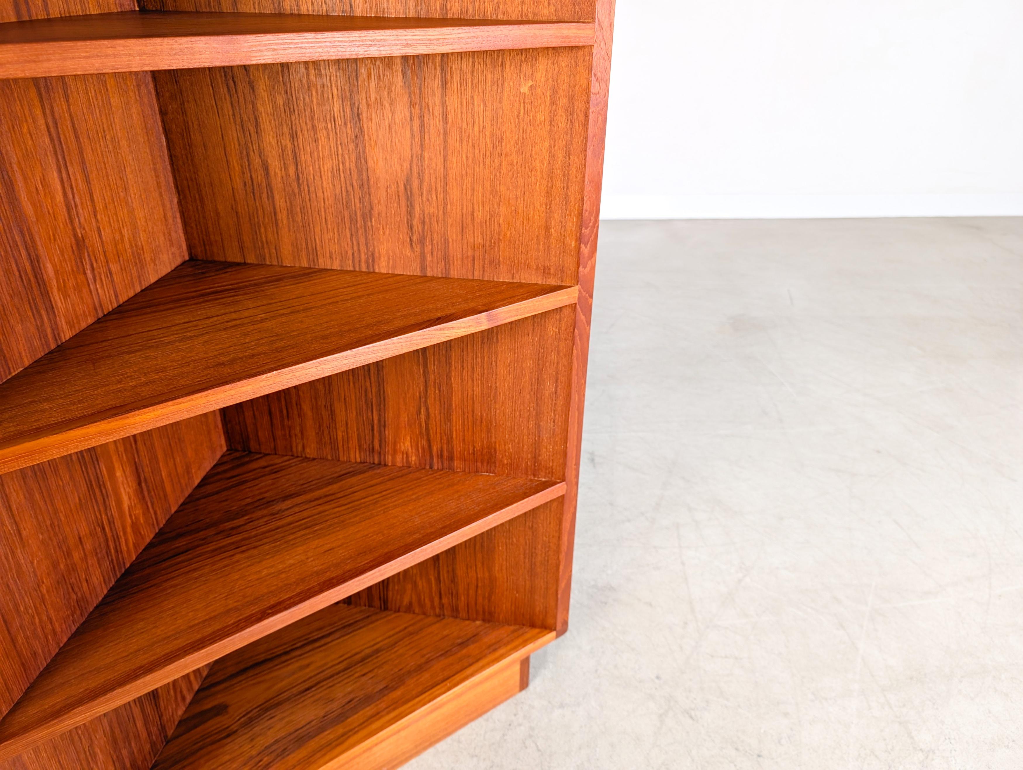 Midcentury Eckregal Bücherregal Teak design danese Vintage 1960 in vendita 2