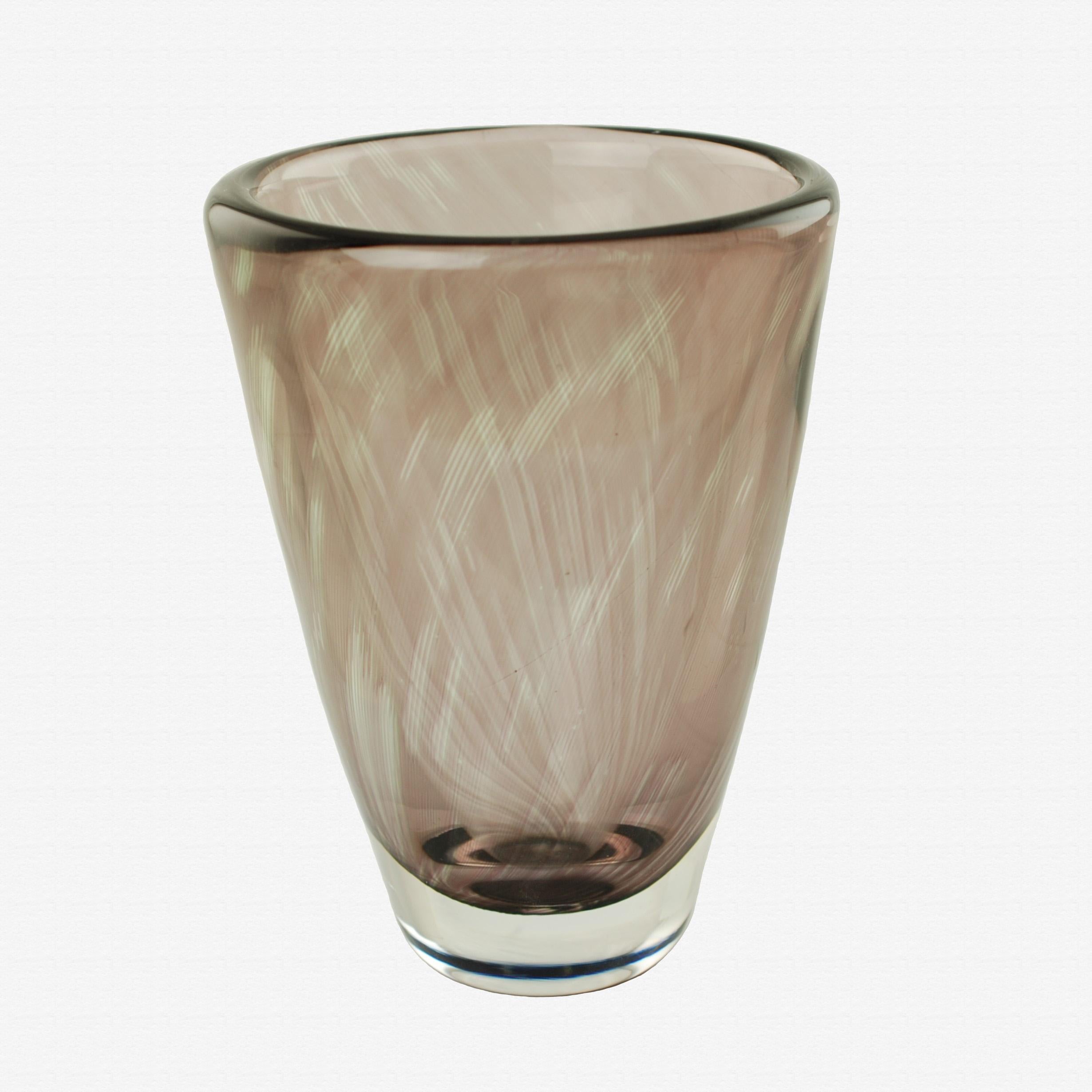 Vase aus grauem Glas von Edvin Öhrström für Orrefors Schweden, Mitte des Jahrhunderts (Moderne der Mitte des Jahrhunderts) im Angebot