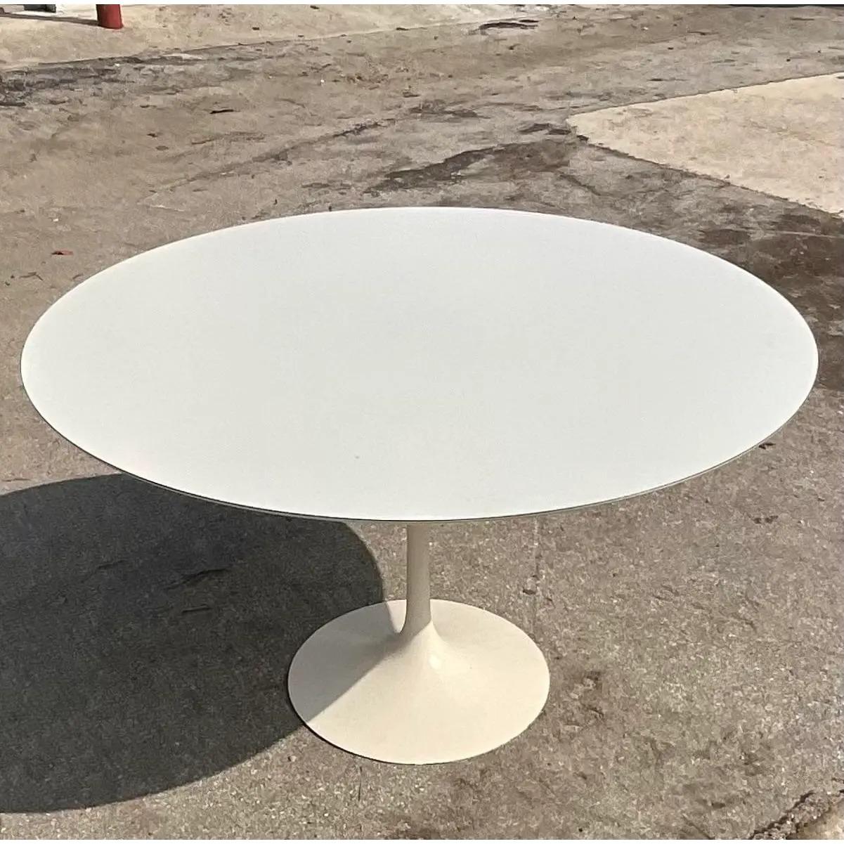 Mid-Century Modern Midcentury Eero Saarinen for Knoll Round Dining Table