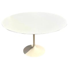 Midcentury Eero Saarinen for Knoll Round Dining Table