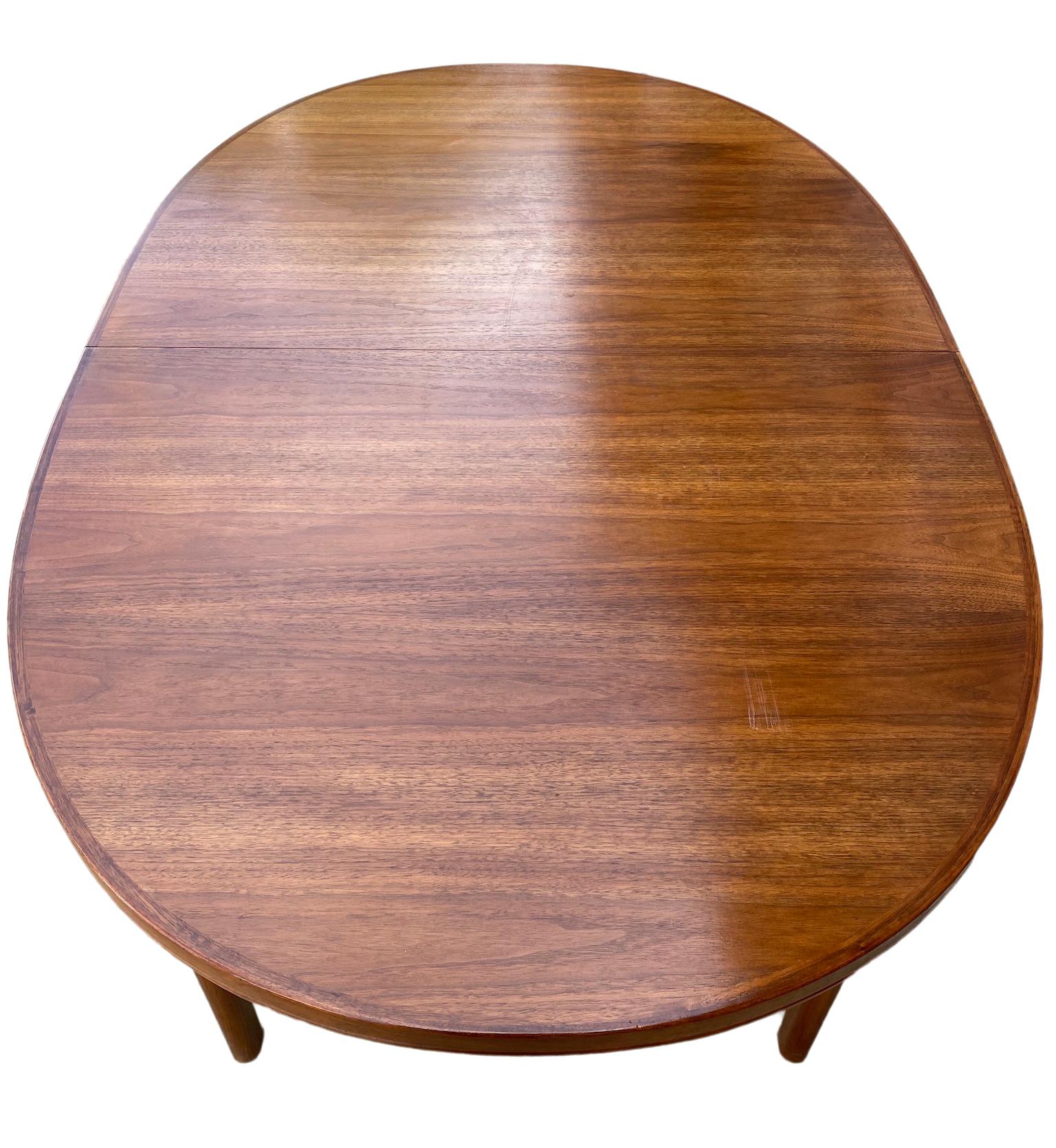 Midcentury Elliptical Oval Swedish Teak Expandable Dining Table '2' Leaves In Good Condition In BROOKLYN, NY