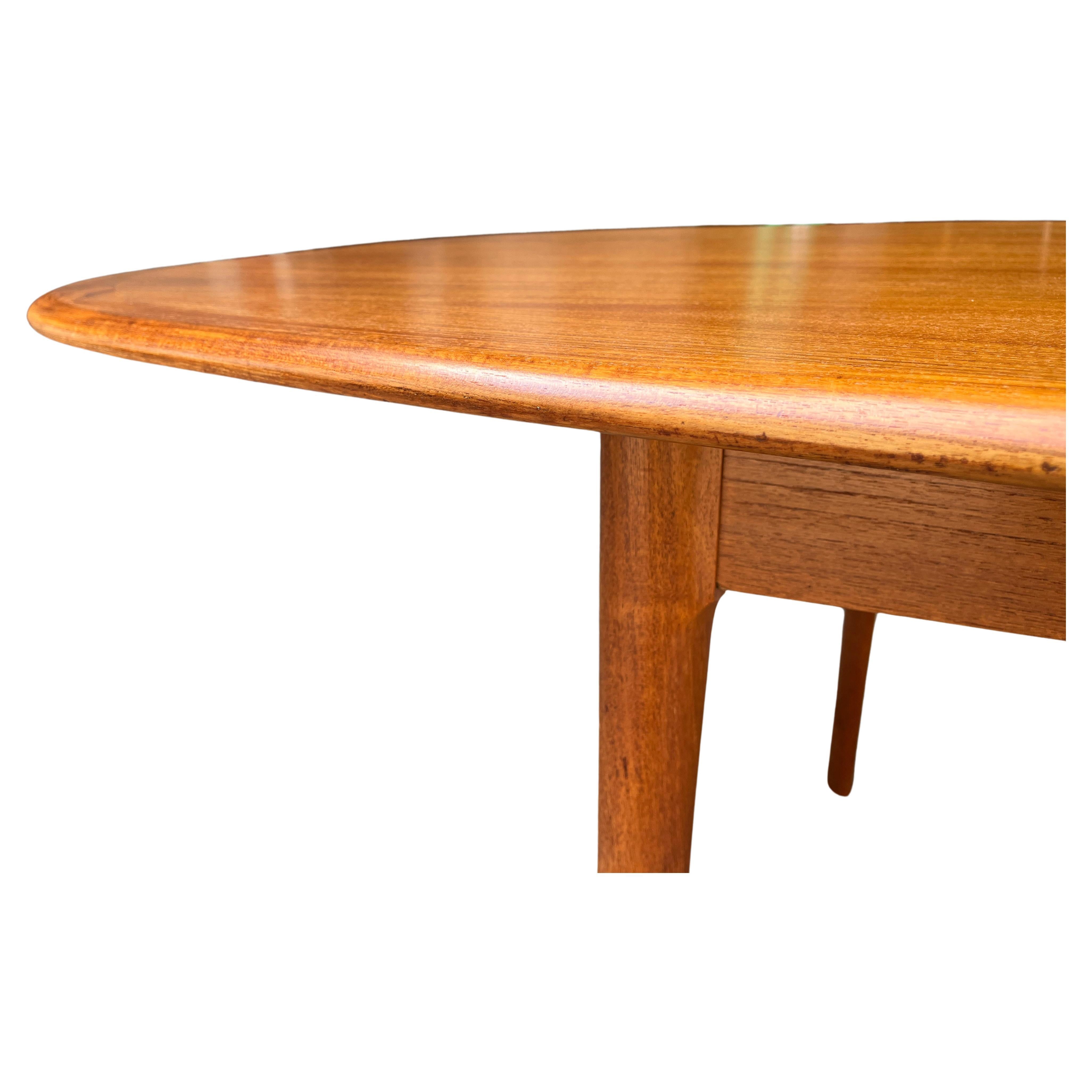 Mid-Century Modern Midcentury Elliptical Oval Teak Expandable Dining Table  For Sale