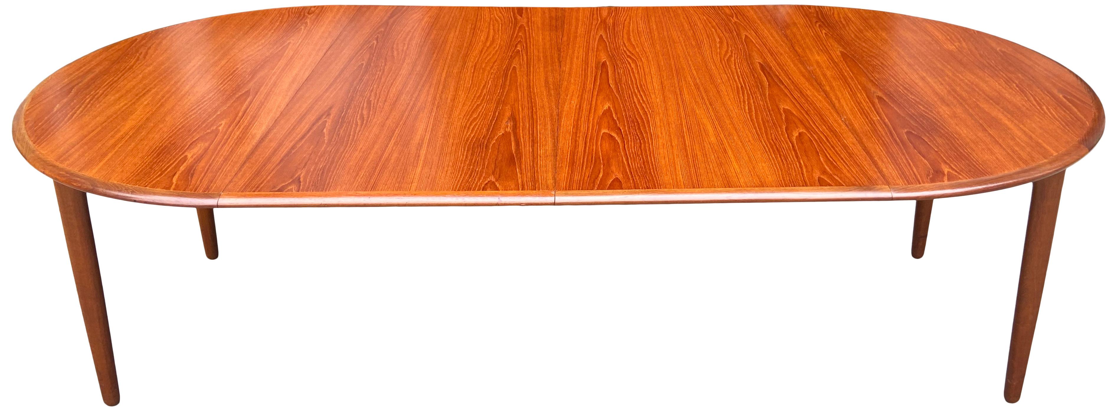 20th Century Midcentury Elliptical Oval Teak Expandable Dining Table '2' Leaves