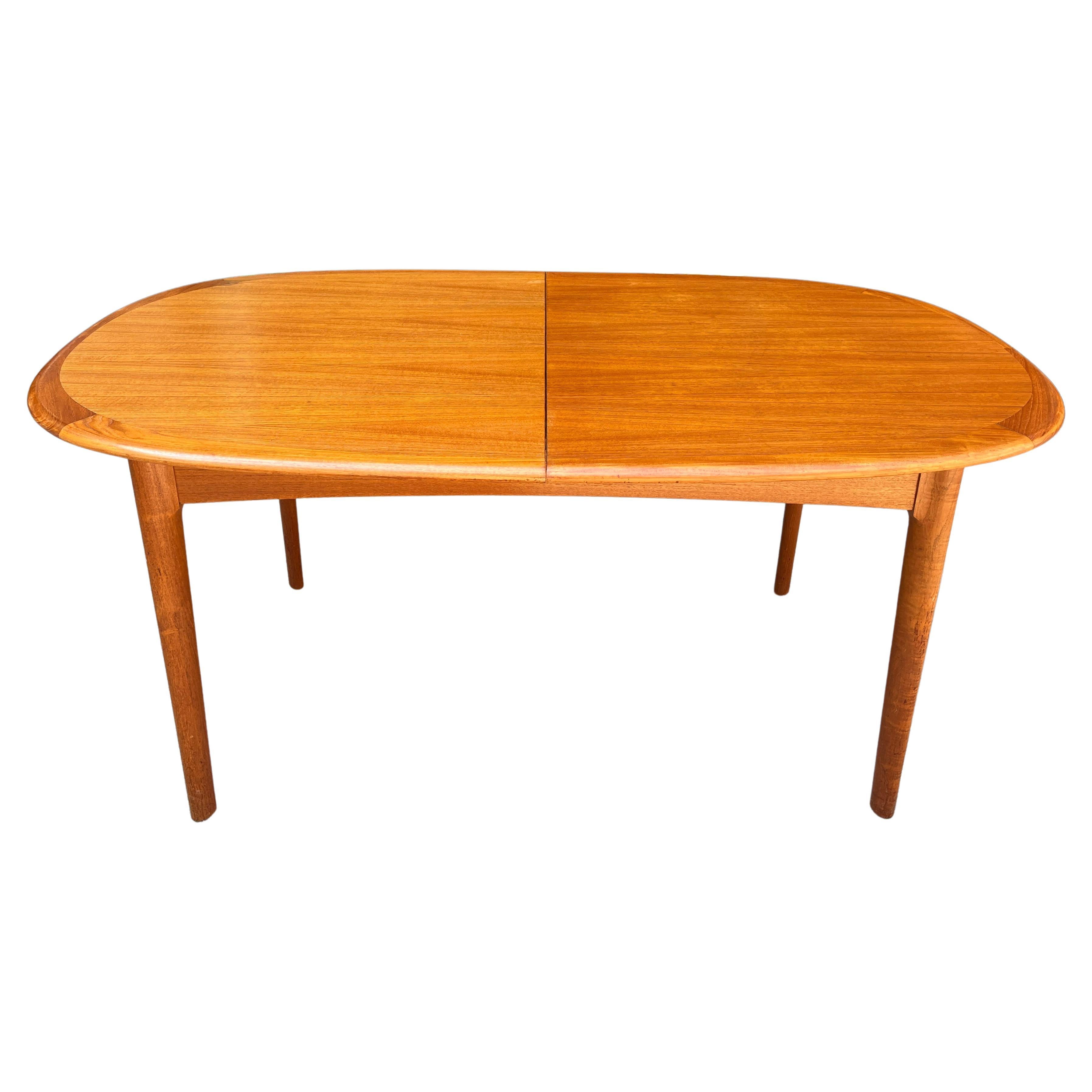 Midcentury Elliptical Oval Teak Expandable Dining Table  For Sale 2