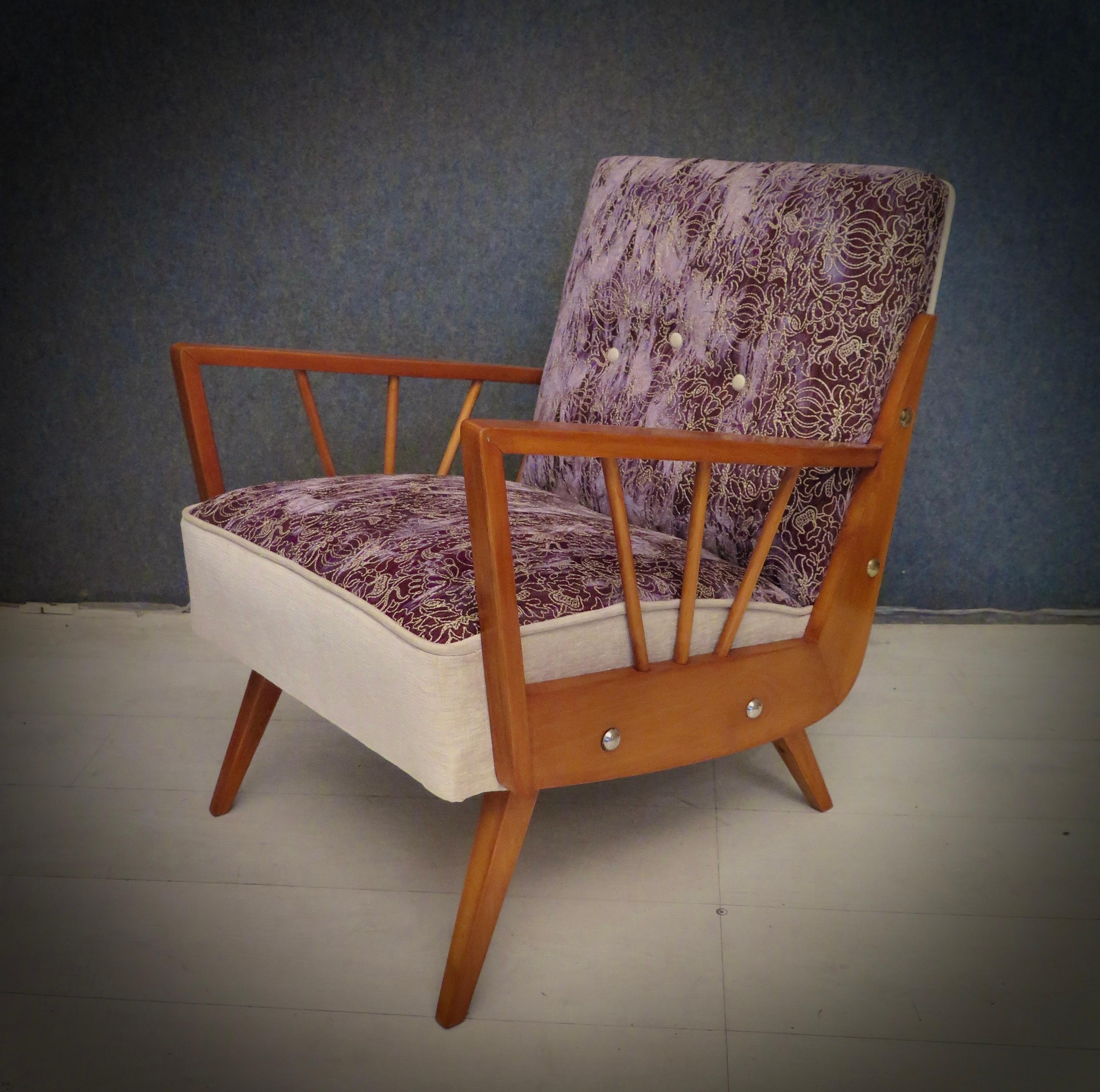 Midcentury Beech Wood and Embroidered Velvet Italian Club Armchairs, 1950 In Good Condition For Sale In Rome, IT