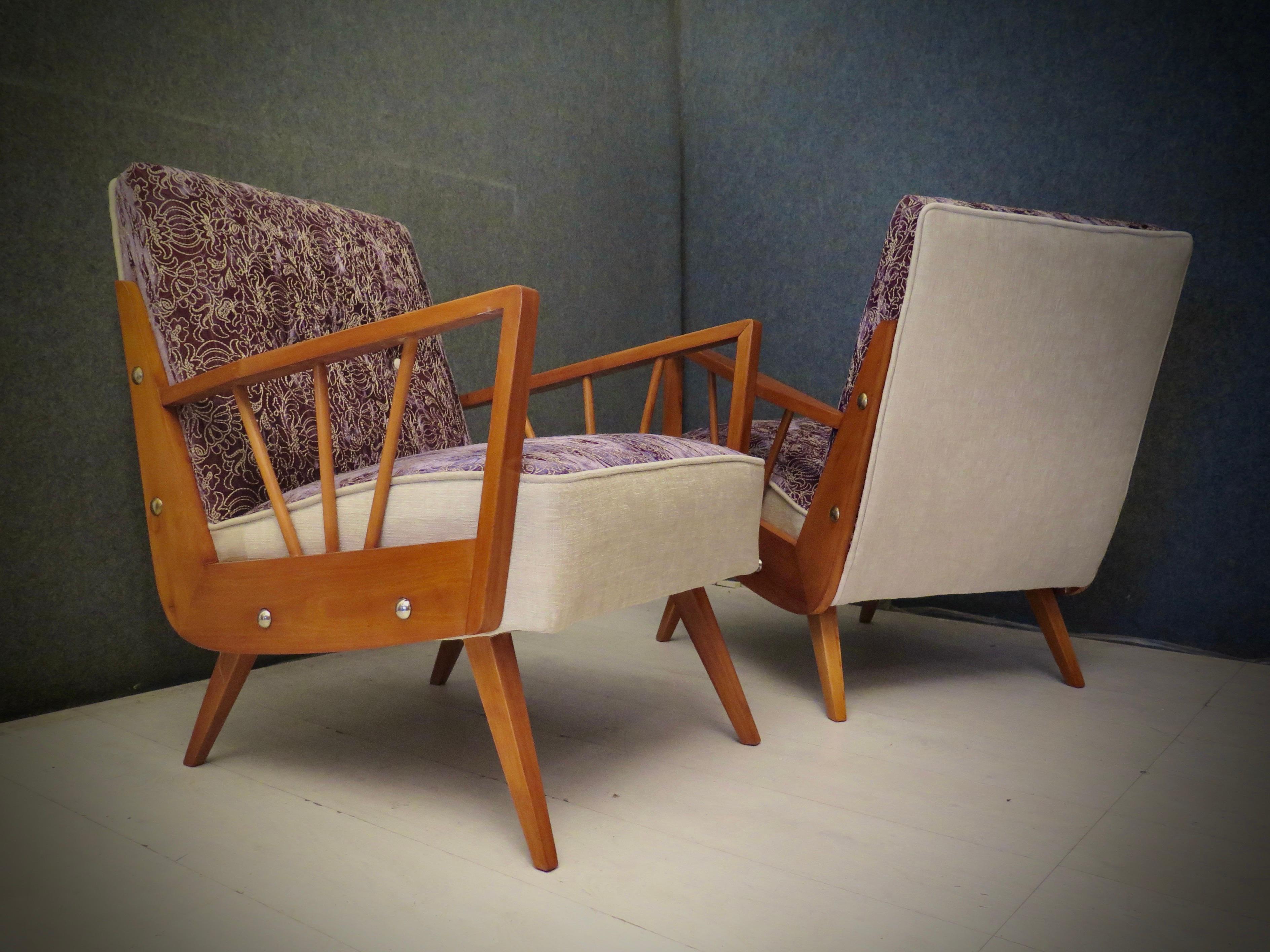 Midcentury Beech Wood and Embroidered Velvet Italian Club Armchairs, 1950 For Sale 3