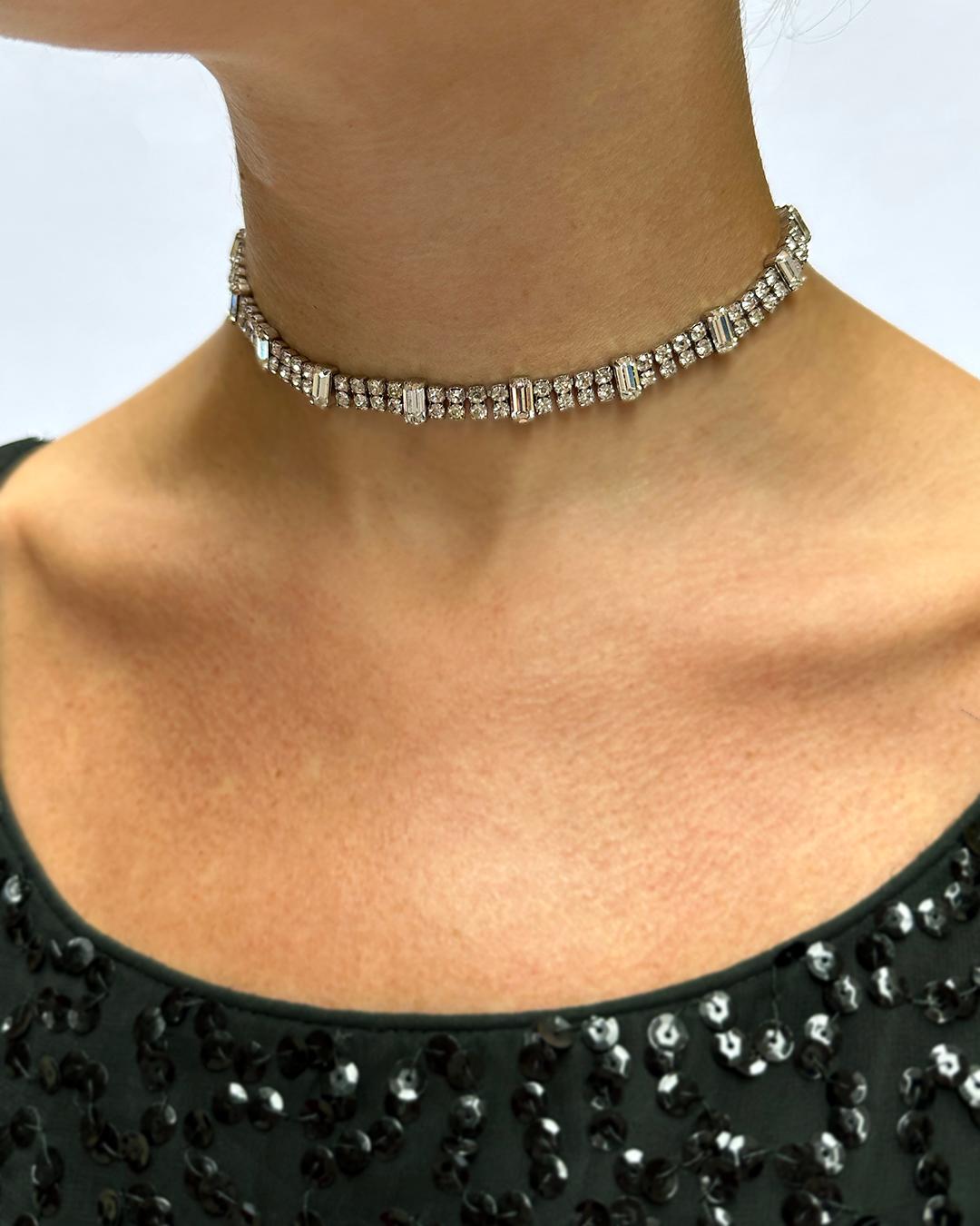 VERY BREEZY presents: This necklace is so perfect— it's surprisingly difficult to find these midcentury diamanté necklaces as a true choker length, and this one is so special, and in FABULOUS condition! It was made in the 1950s by Kramer, a New York