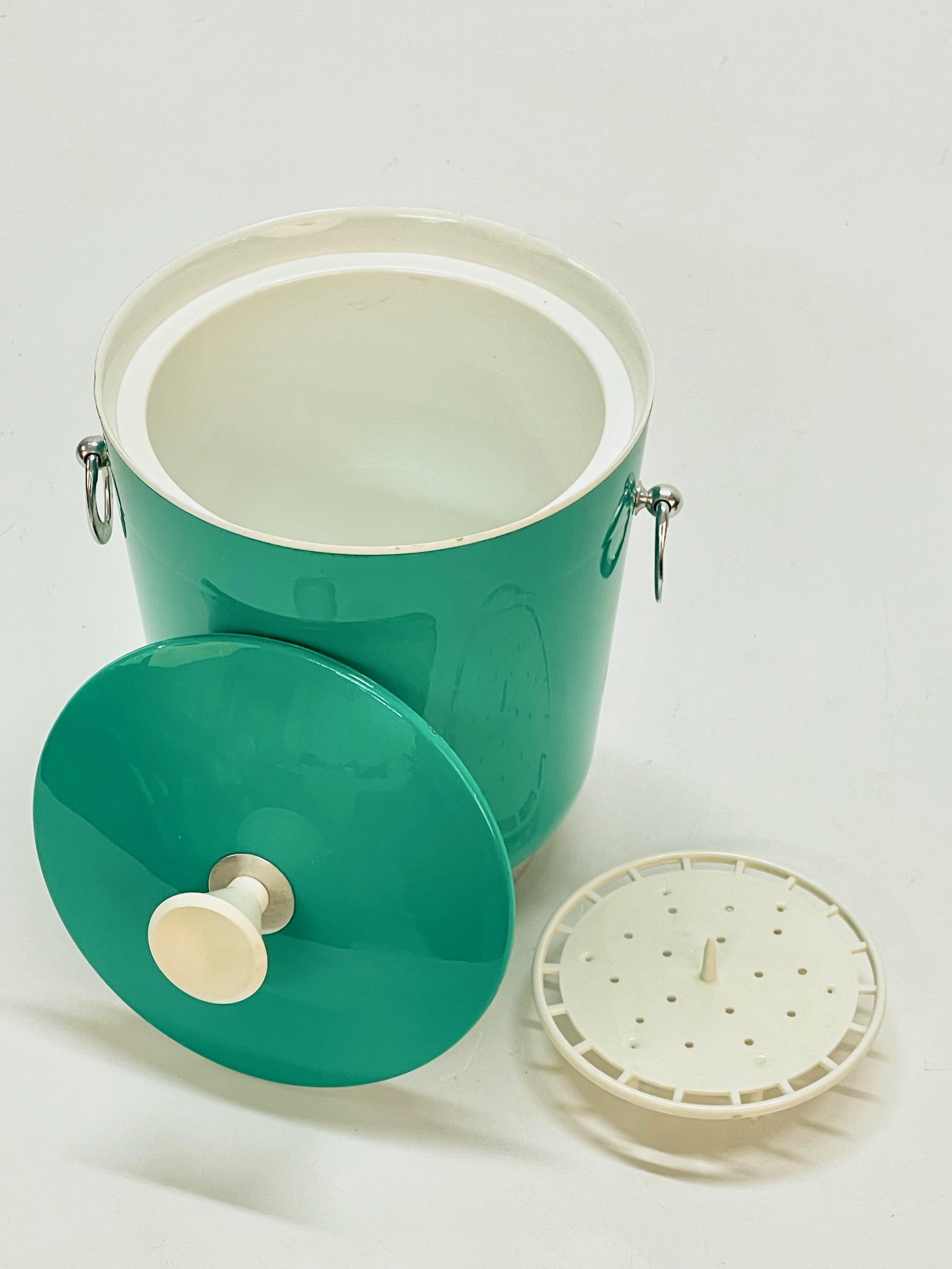MidCentury Emerald Green Plastic Italian Ice Bucket with Aluminium Handles 1960s 2
