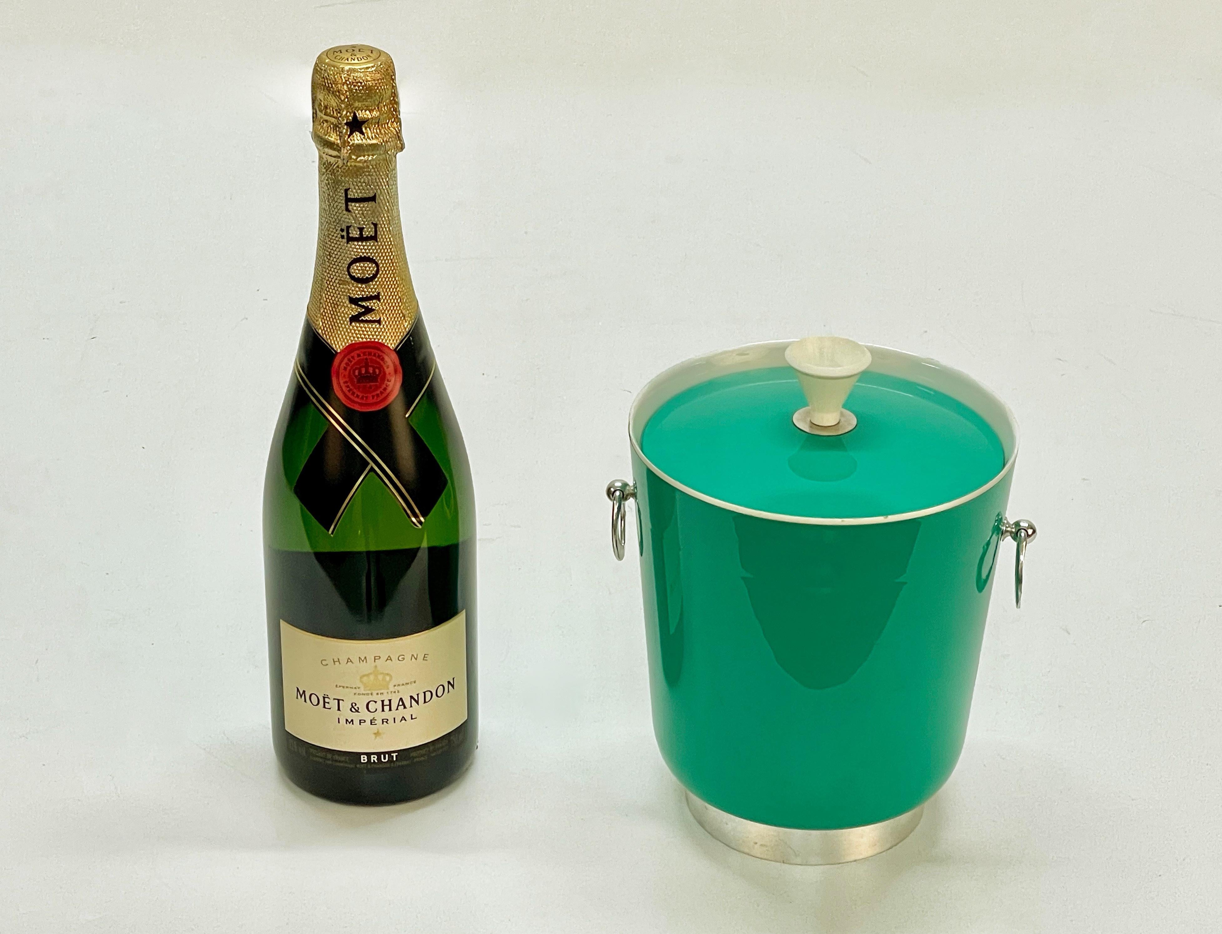 MidCentury Emerald Green Plastic Italian Ice Bucket with Aluminium Handles 1960s 8
