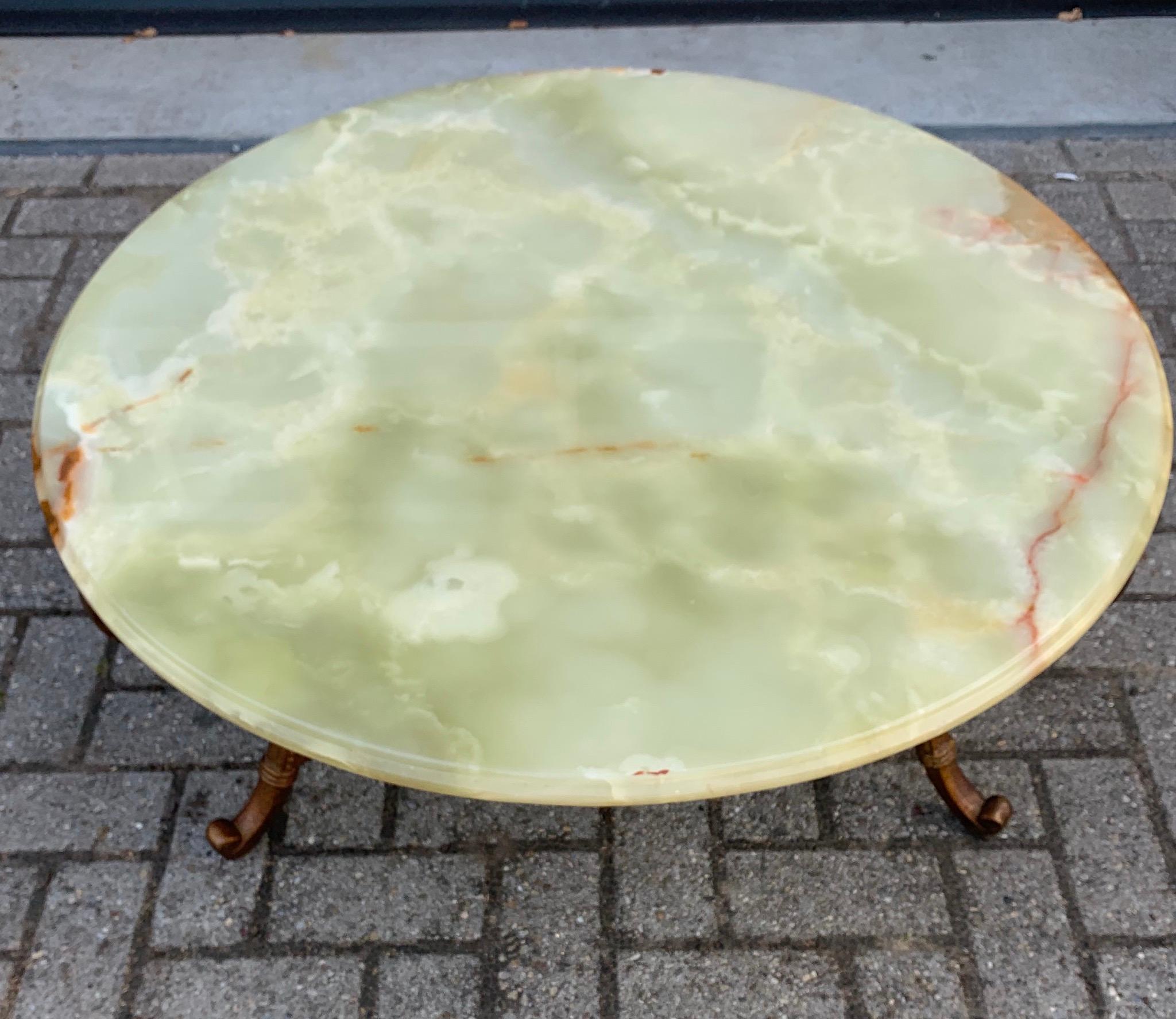 Midcentury Empire Revival Coffee Table with Onyx Top and Stylish Swan Sculptures In Excellent Condition For Sale In Lisse, NL