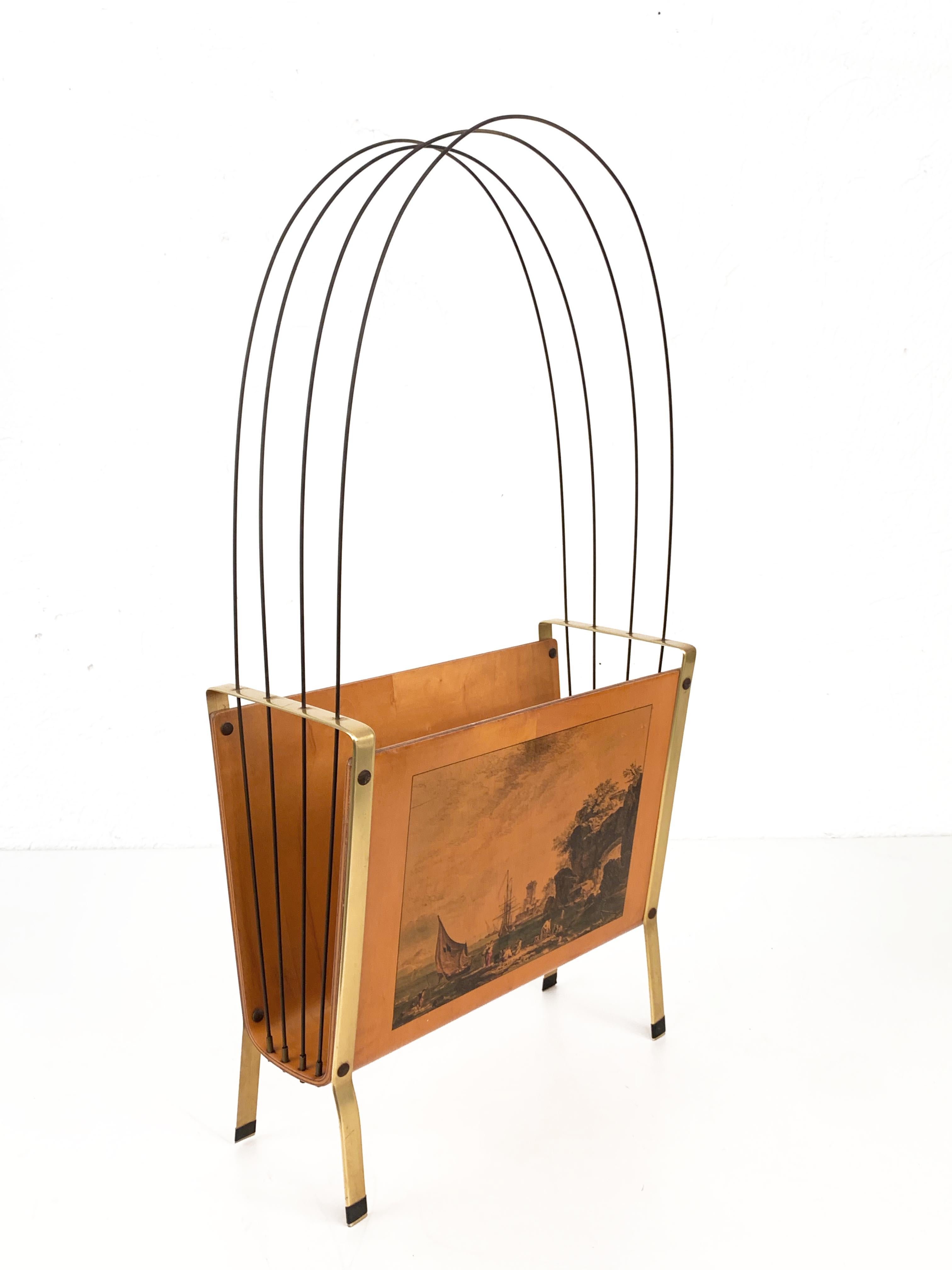 Midcentury Enameled Metal, Maple, Teak and Brass Italian Magazine Rack, 1950s For Sale 5