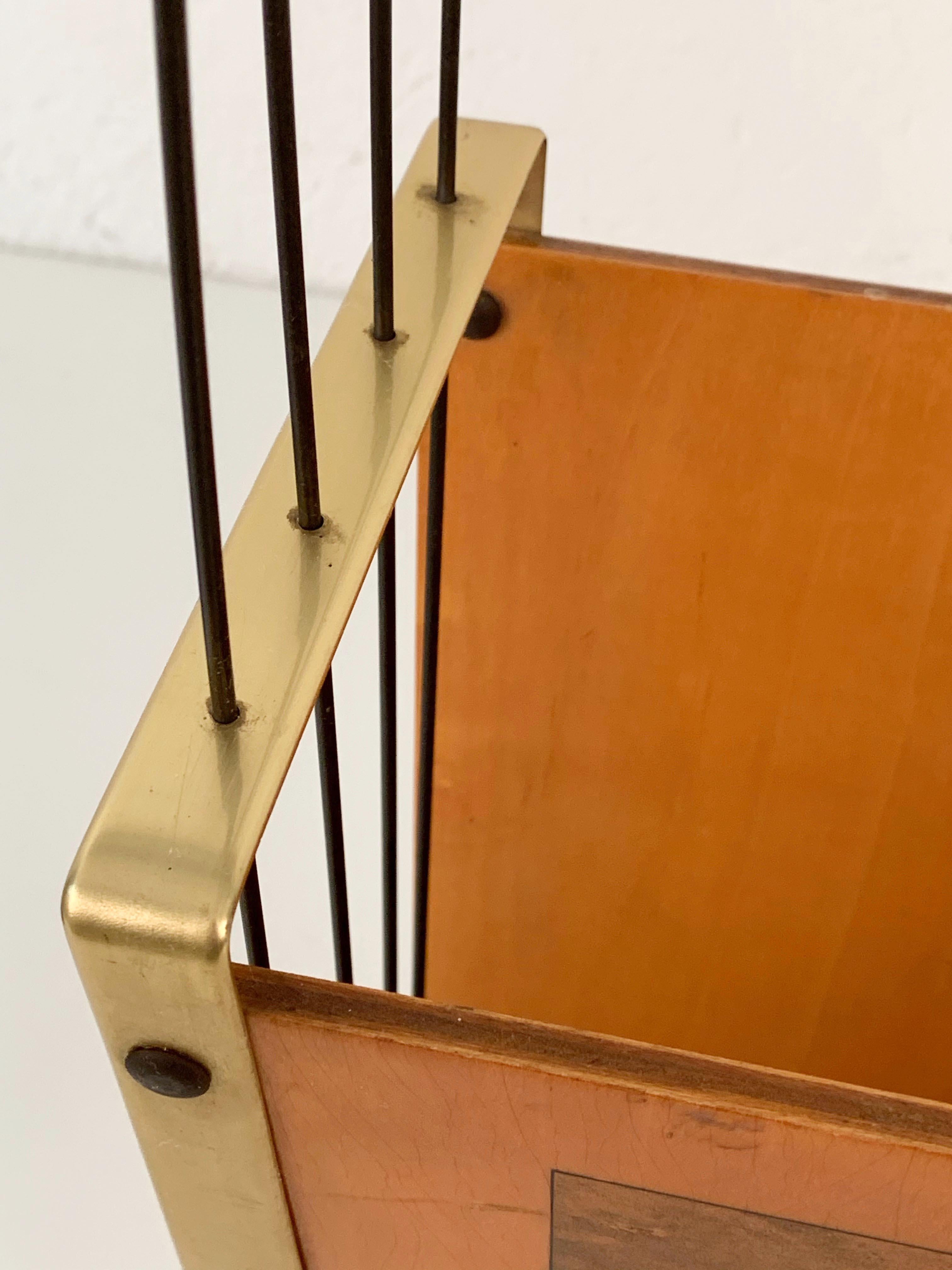 Midcentury Enameled Metal, Maple, Teak and Brass Italian Magazine Rack, 1950s For Sale 7