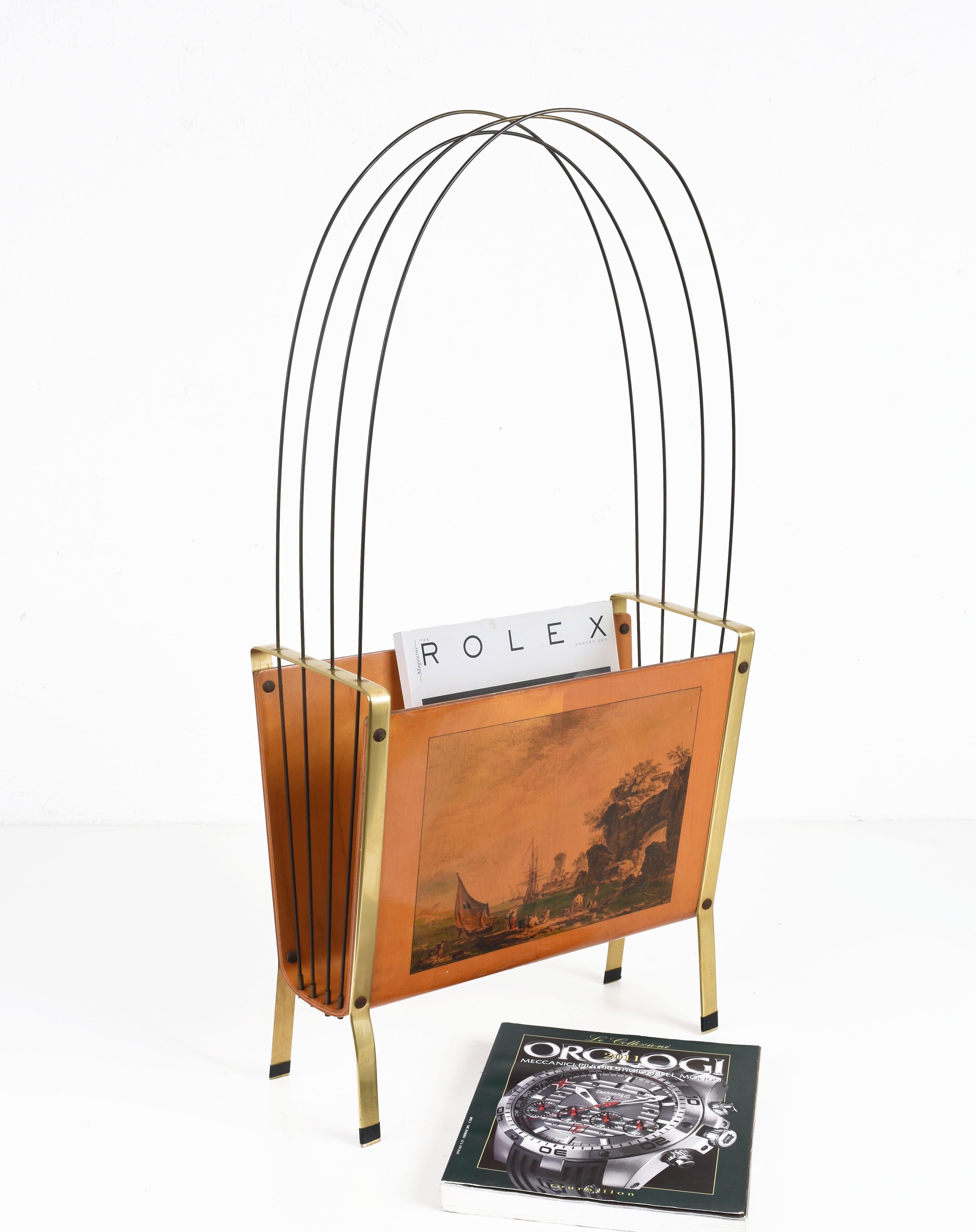 Mid-Century moderno Portariviste italiano di metà secolo in metallo smaltato, acero, teak e ottone, anni '50 in vendita