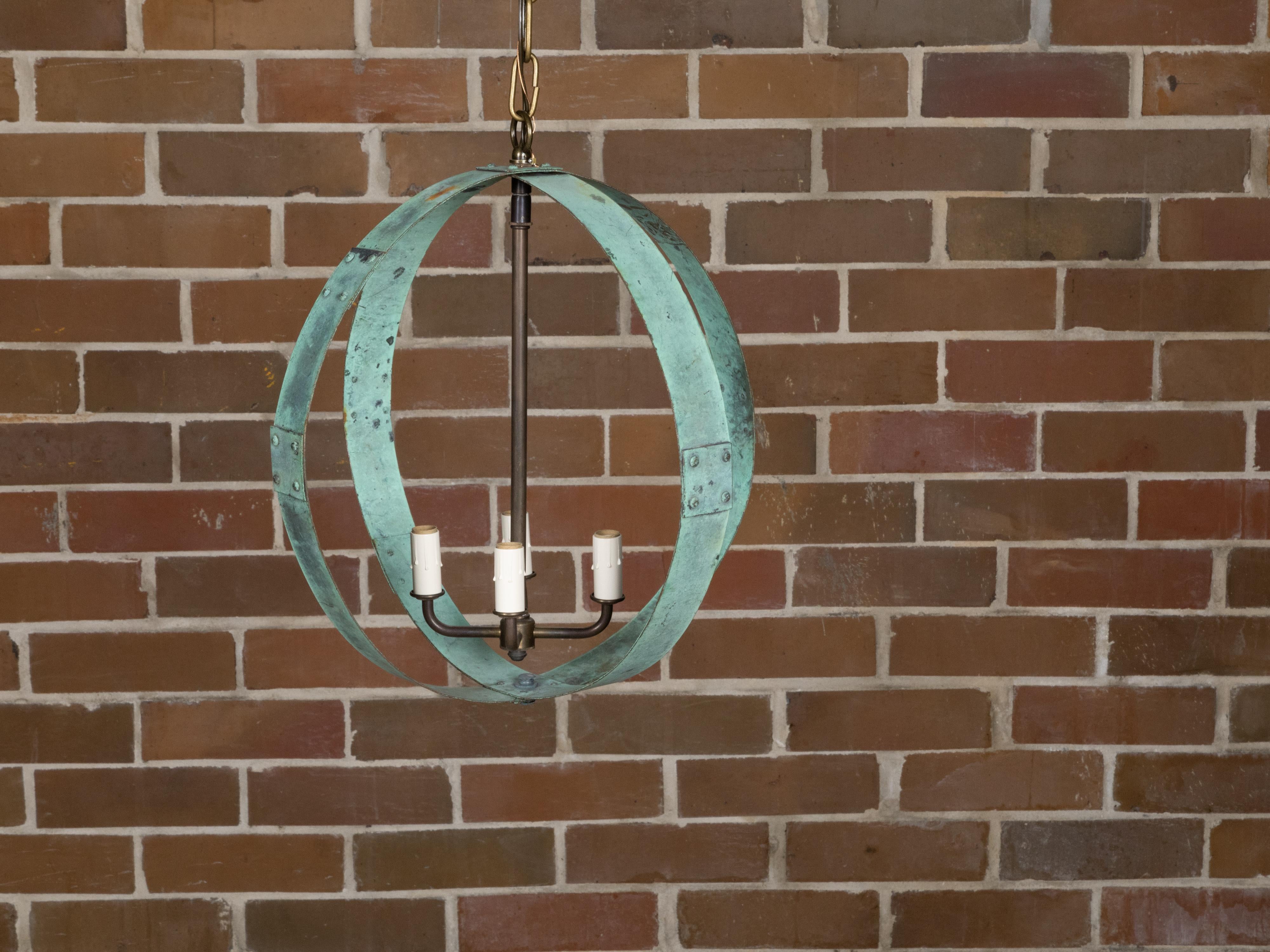 Inglese Apparecchio a doppia sfera in rame inglese del Medioevo con patina di Verdigris in vendita