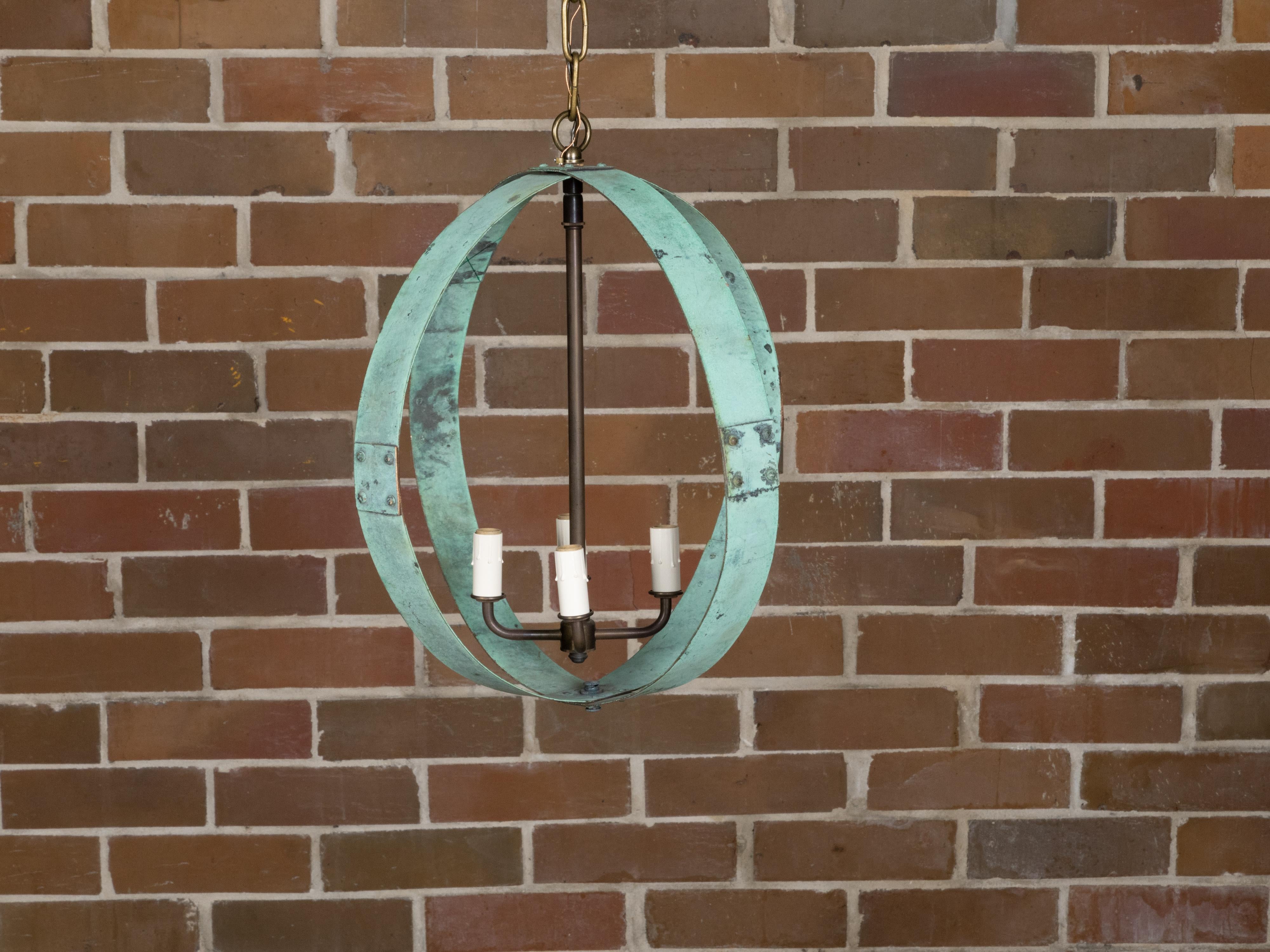 Apparecchio a doppia sfera in rame inglese del Medioevo con patina di Verdigris In condizioni buone in vendita a Atlanta, GA
