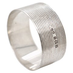 Bague serviette anglaise en argent sterling tourné du milieu du siècle dernier par John Rose