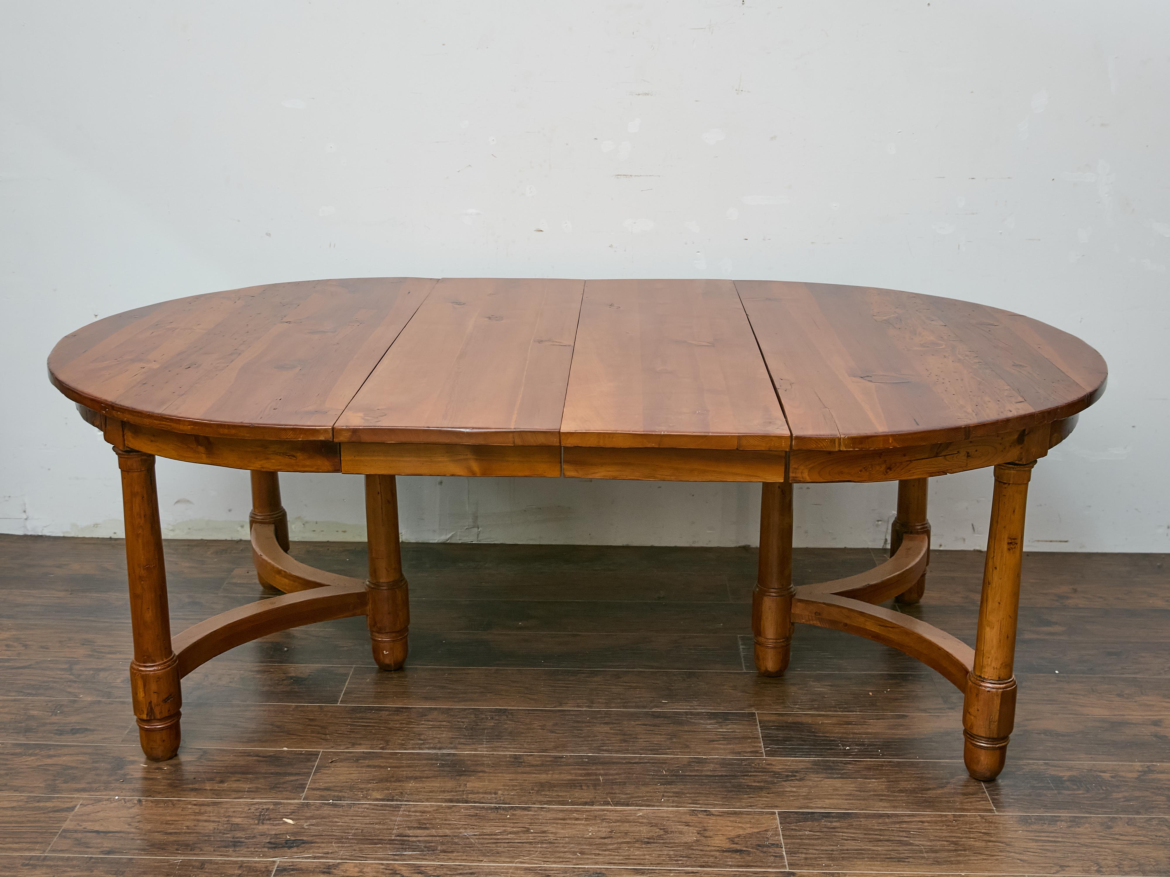 Mesa de Comedor Inglesa de Pino de Mediados de Siglo con Dos Hojas, Tablero Redondo a Ovalado Transformado en venta