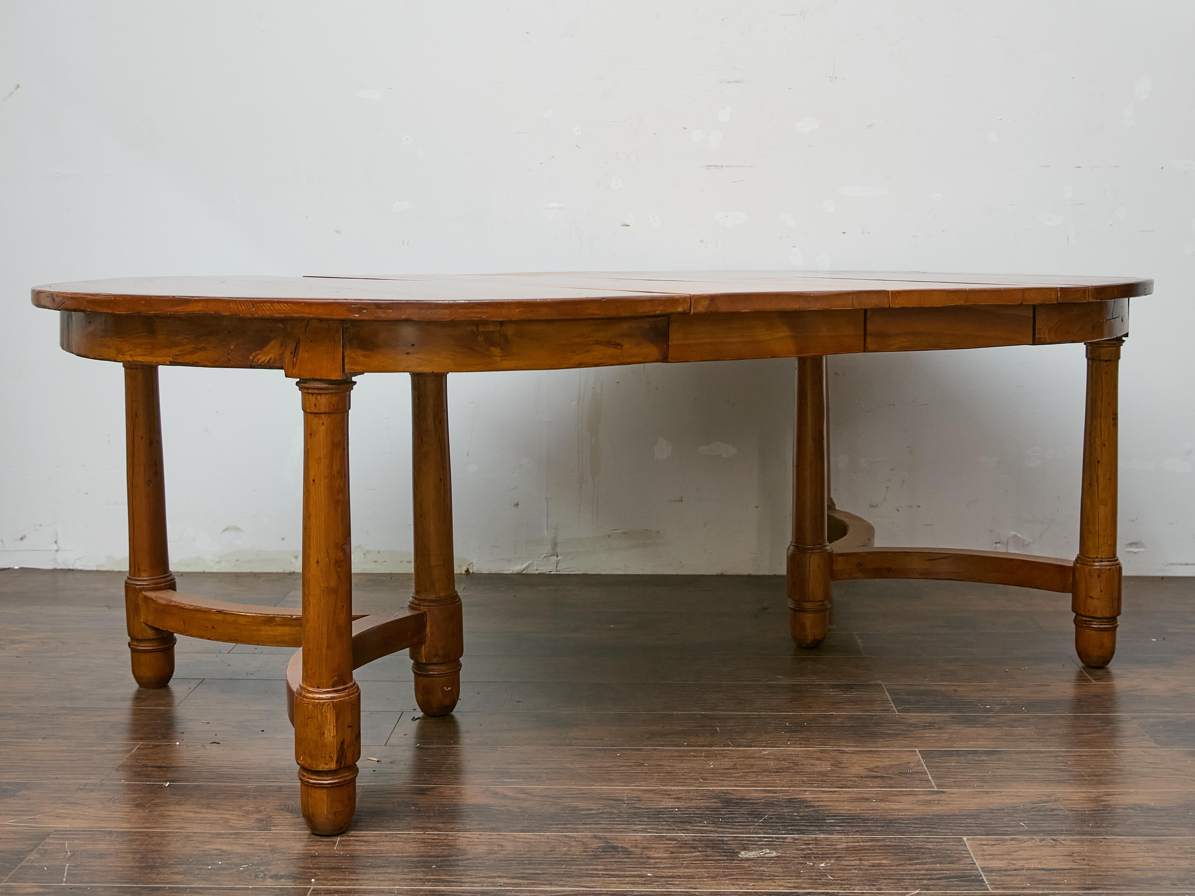 Mesa de Comedor Inglesa de Pino de Mediados de Siglo con Dos Hojas, Tablero Redondo a Ovalado en venta 2