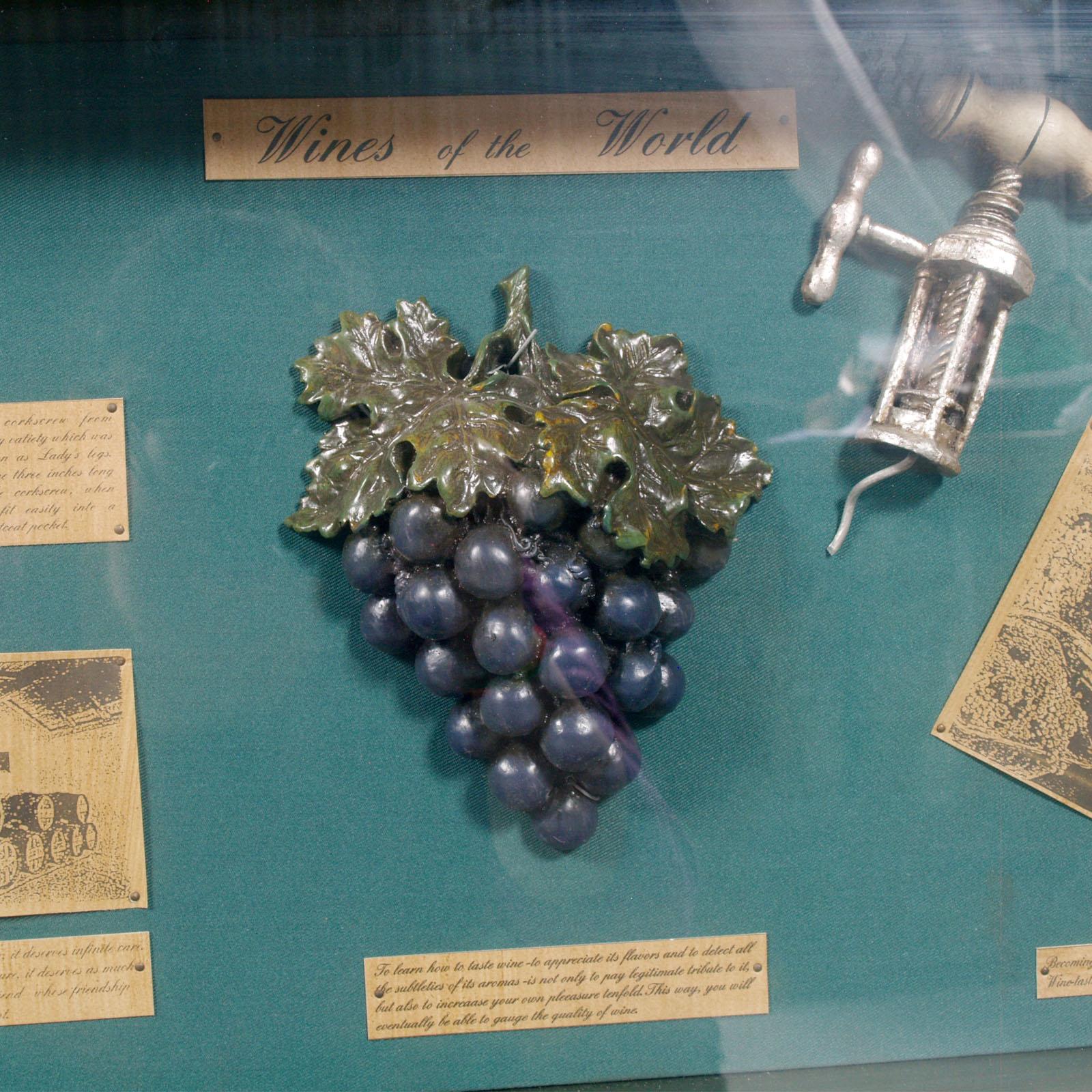 Englische Portobello-Weinkaufschatulle aus der Mitte des Jahrhunderts, berühmte Weine der Welt (20. Jahrhundert) im Angebot