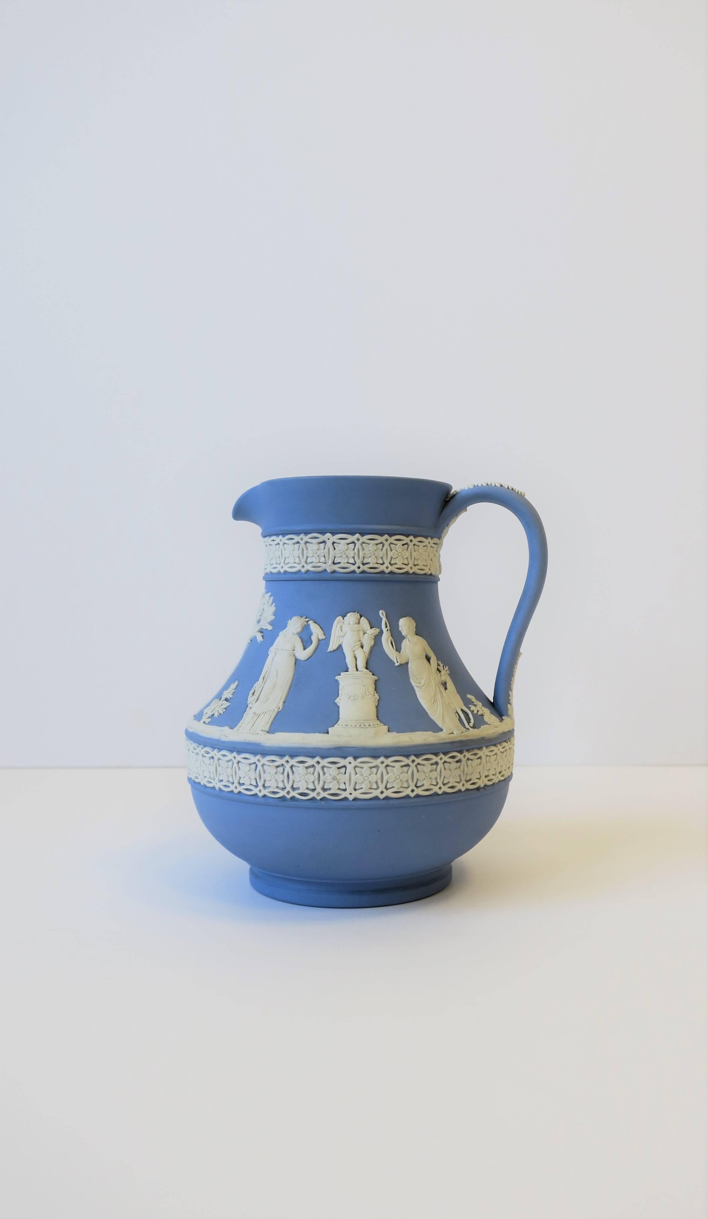 Englische Wedgwood Neoklassische Blau und Weiß Jaspisware Krug (Unglasiert)