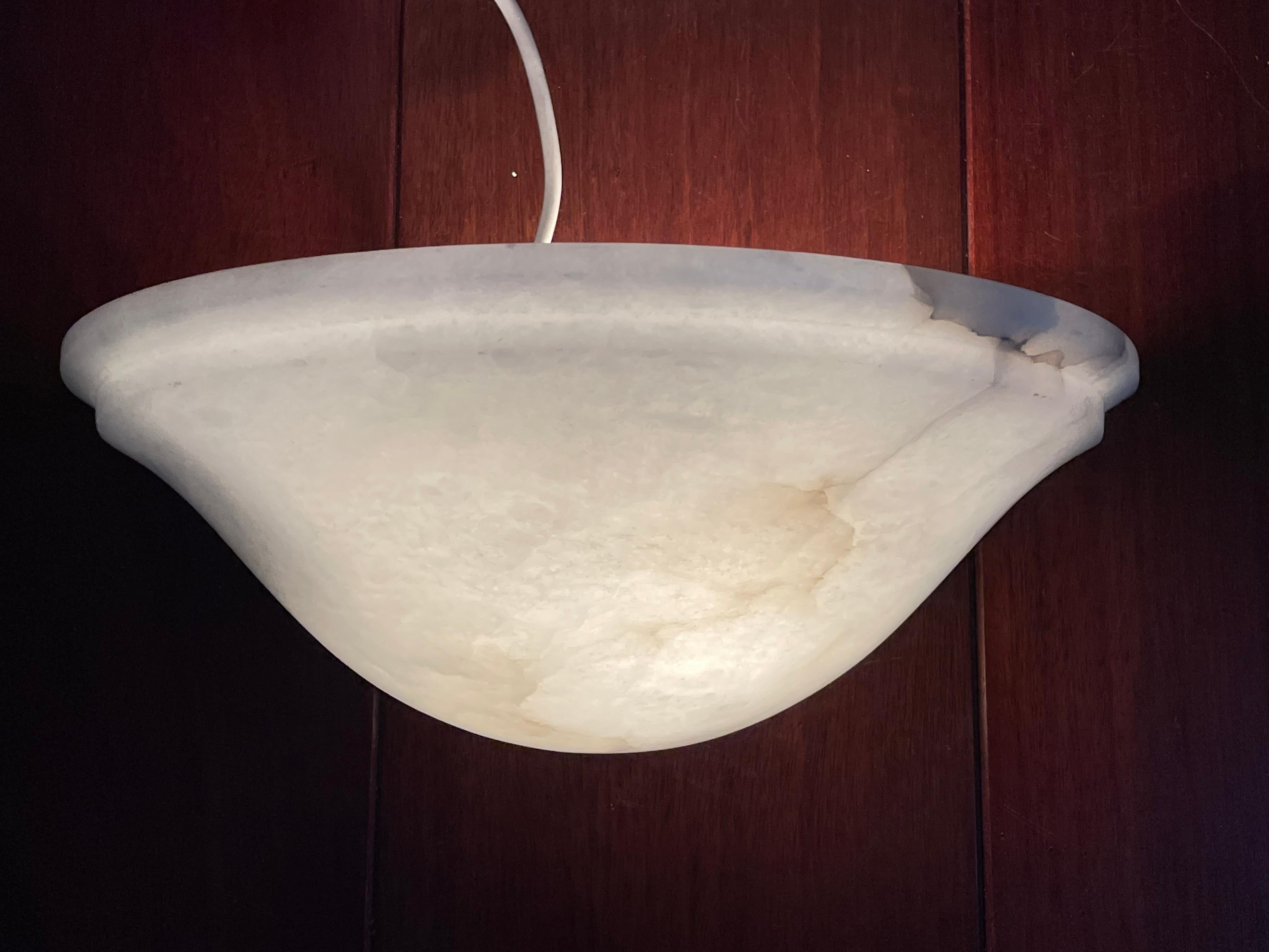 Midcentury Era, Handmade Pair of Art Deco Style Alabaster Wall Lights or Sconces In Excellent Condition In Lisse, NL