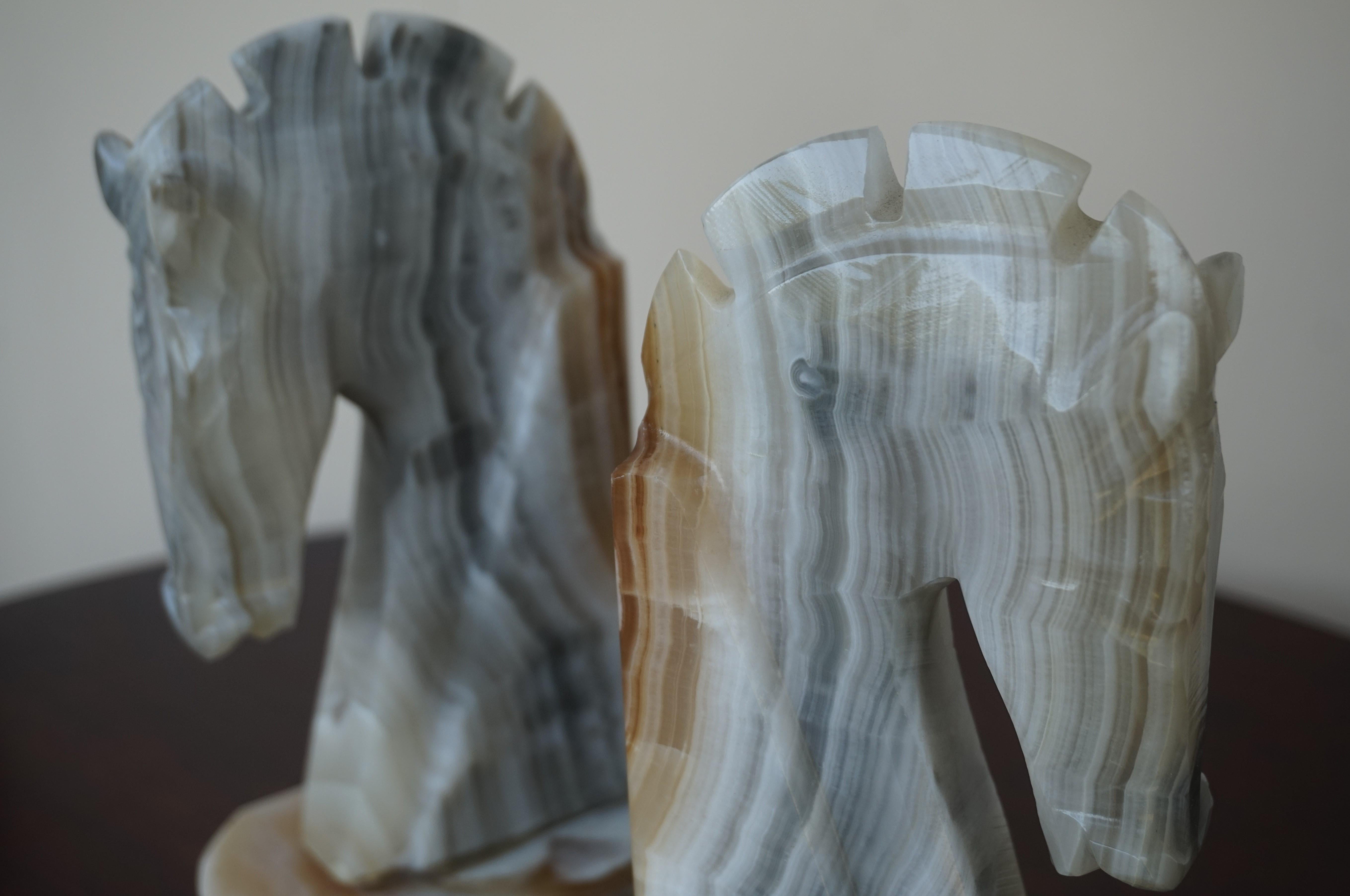 Midcentury Era Pair of Handcrafted Art Deco Style Horse Sculpture Onyx Bookends In Good Condition In Lisse, NL