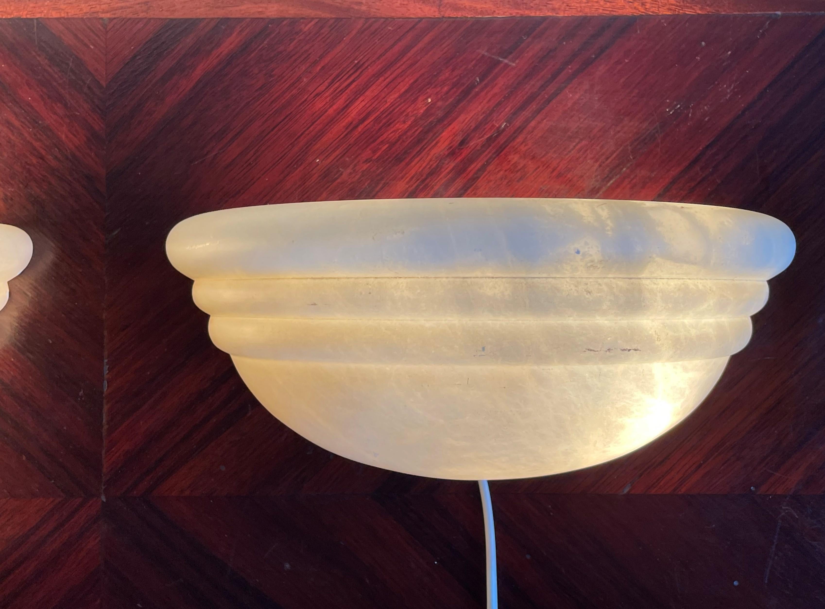 Mid-Century Era Set of Two Small Art Deco Style Alabaster Wall Lamps or Sconces For Sale 5