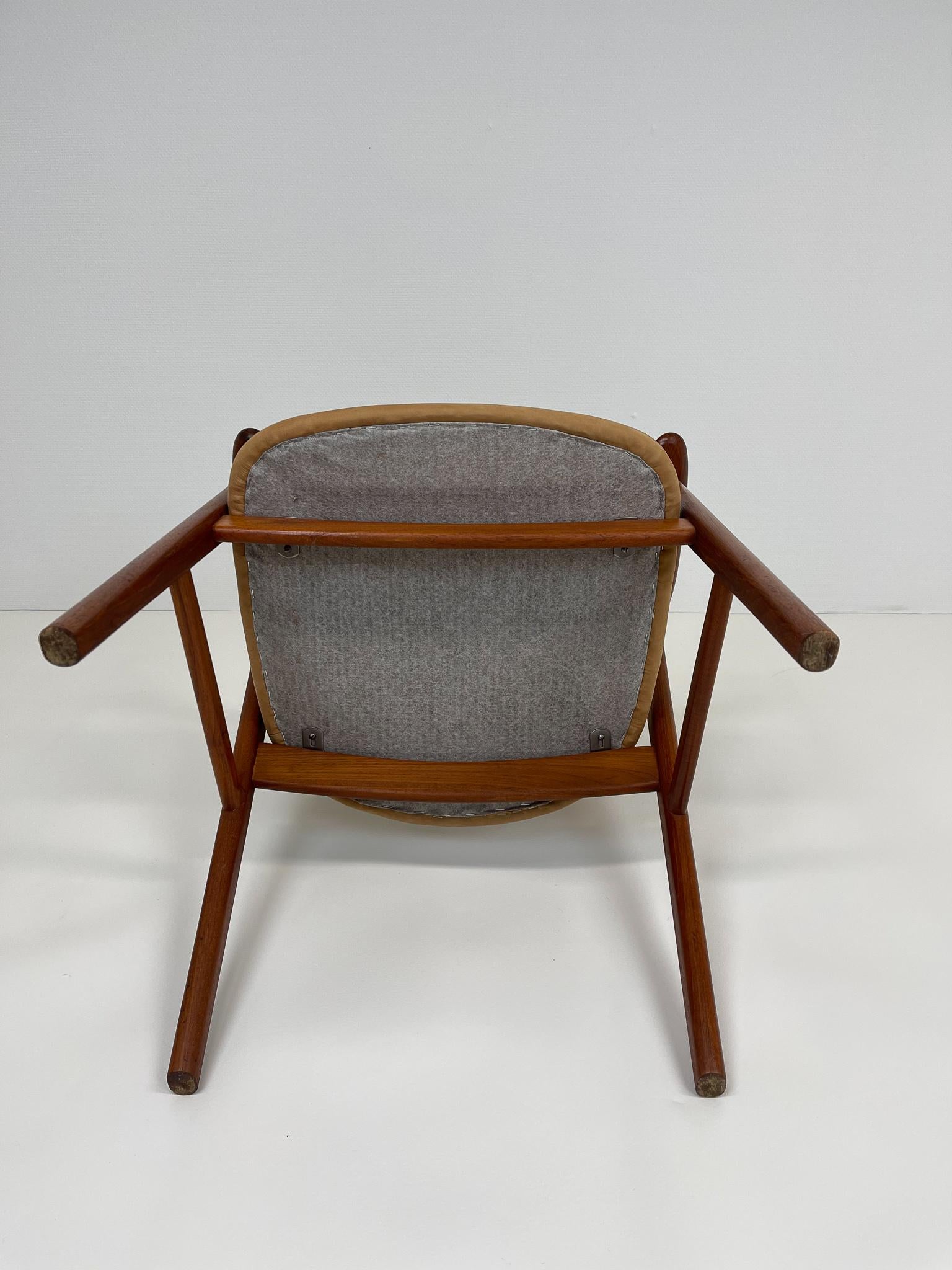 Midcentury Erik Kirkegaard Danish Teak and Leather Desk Chair, 1960s For Sale 7