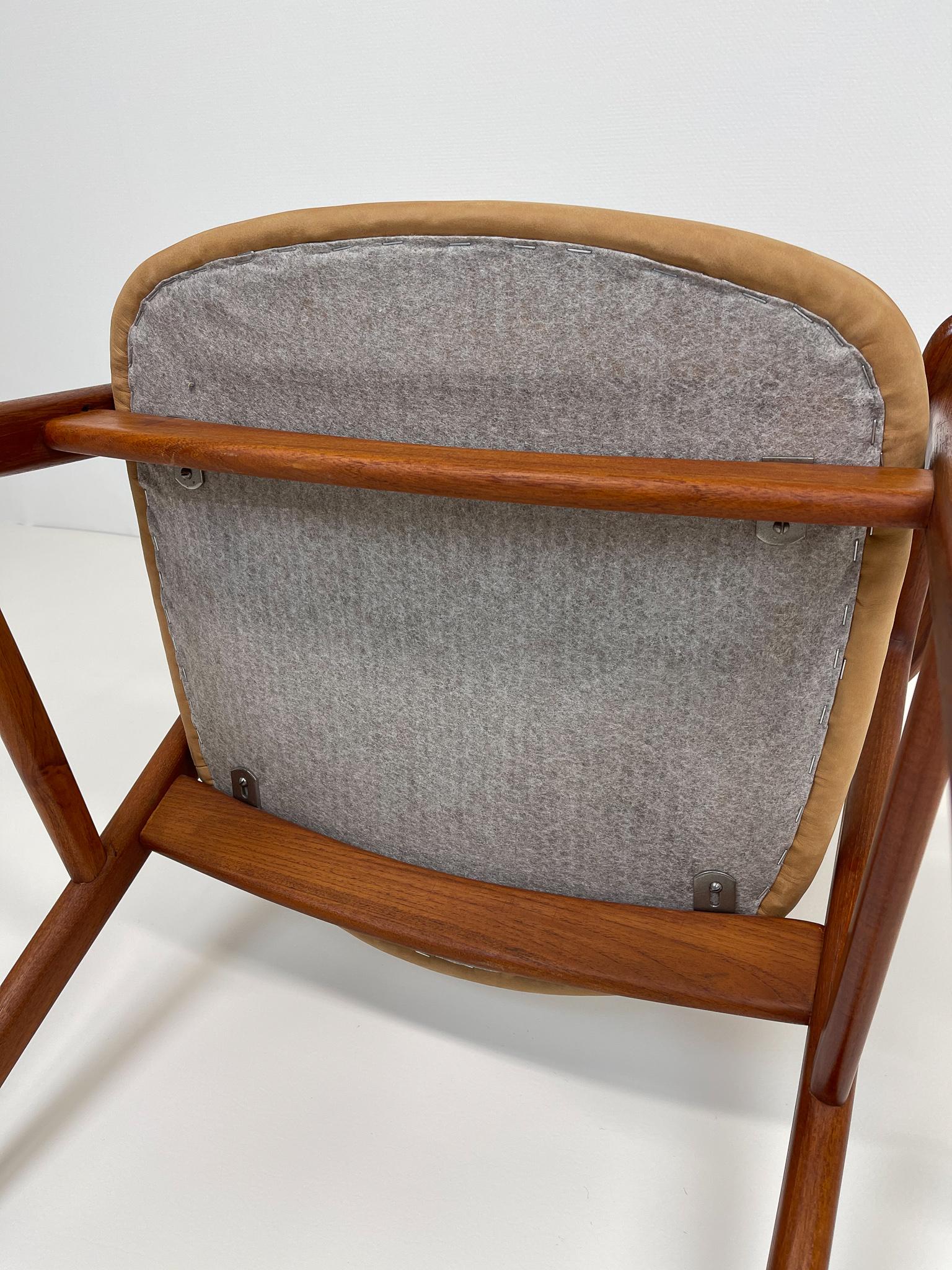 Midcentury Erik Kirkegaard Danish Teak and Leather Desk Chair, 1960s For Sale 8