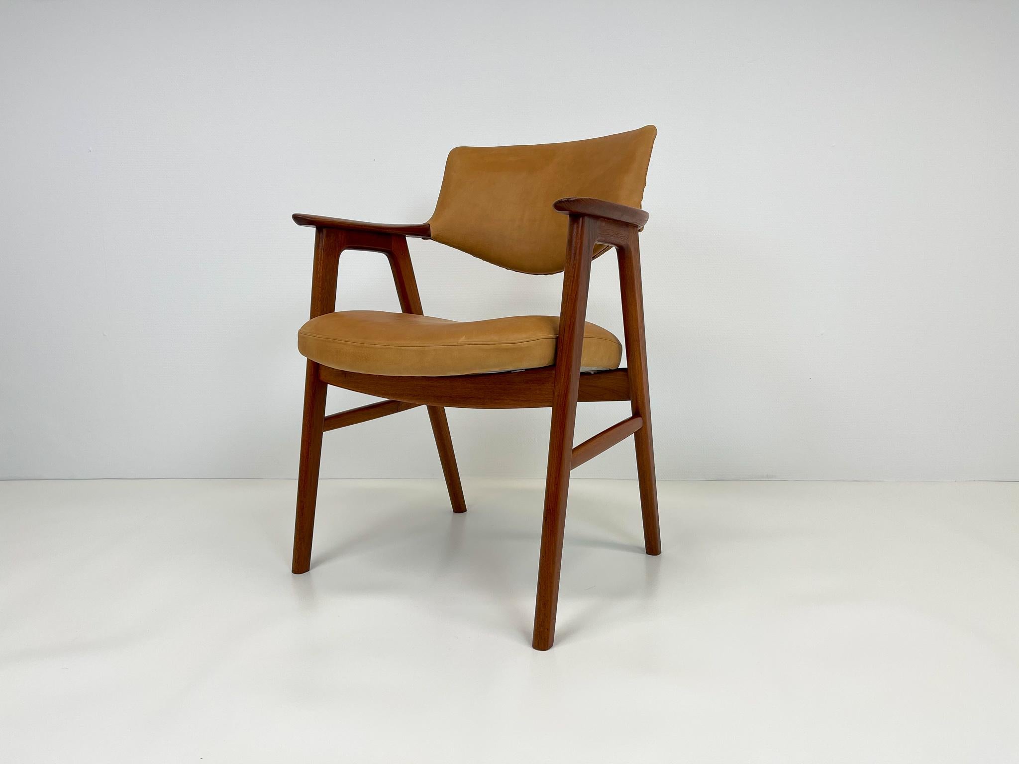 Wonderful Erik Kirkegaard Danish desk chair in teak designed for Høng Stolefabrik in 1956. 
New brown high quality leather upholstered.

Very good vintage design with all new upholstery in leather. 

Dimesndions: Height: 32.6 in. (83 cm )width: