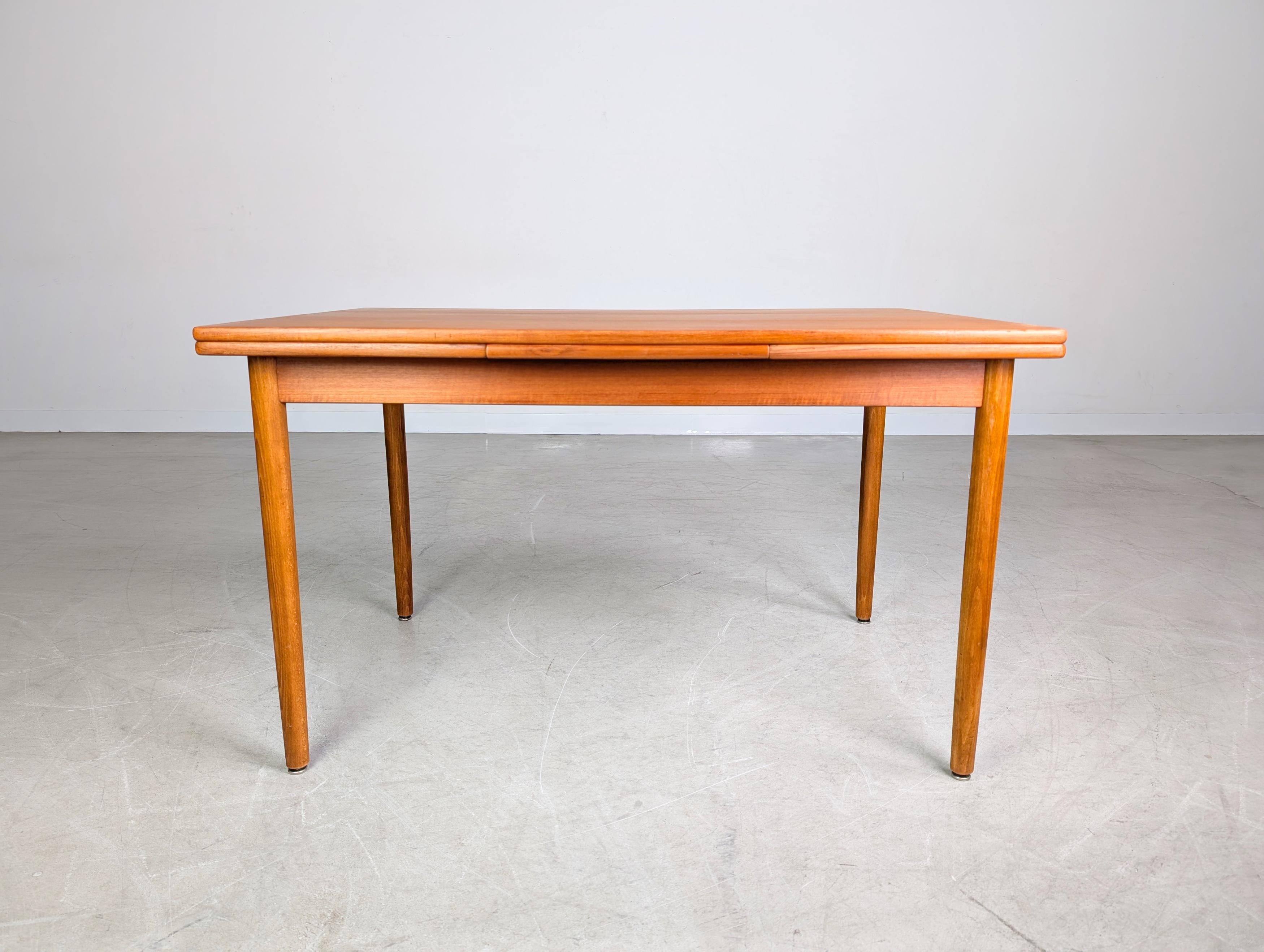 Danois Midcentury Esstisch ausziehbar Rogenstrup Vintage teak danish en vente