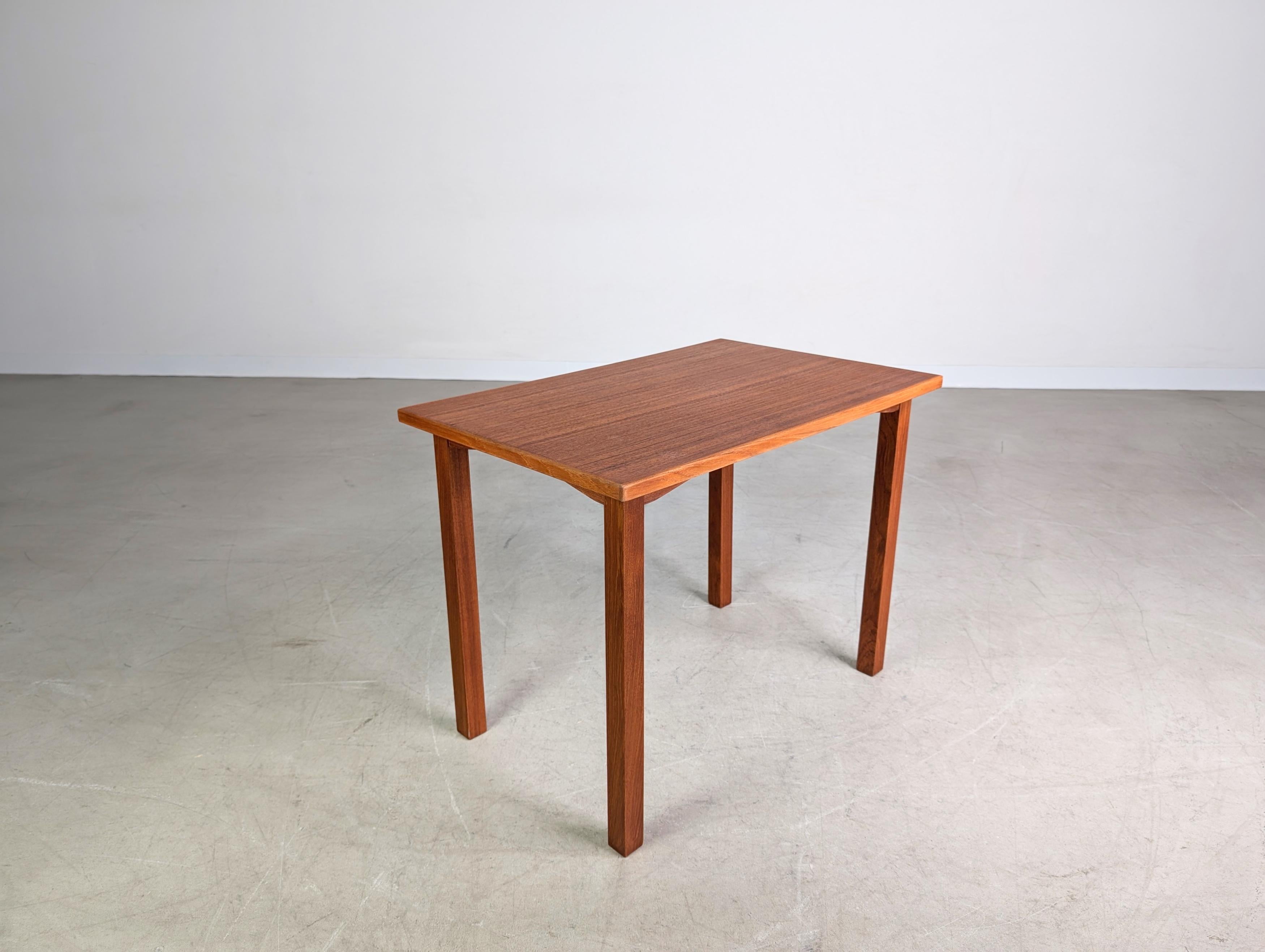 Midcentury Esstisch Beistelltisch Couchtisch teak Vintage 1960 In condizioni buone in vendita a Berlin, DE