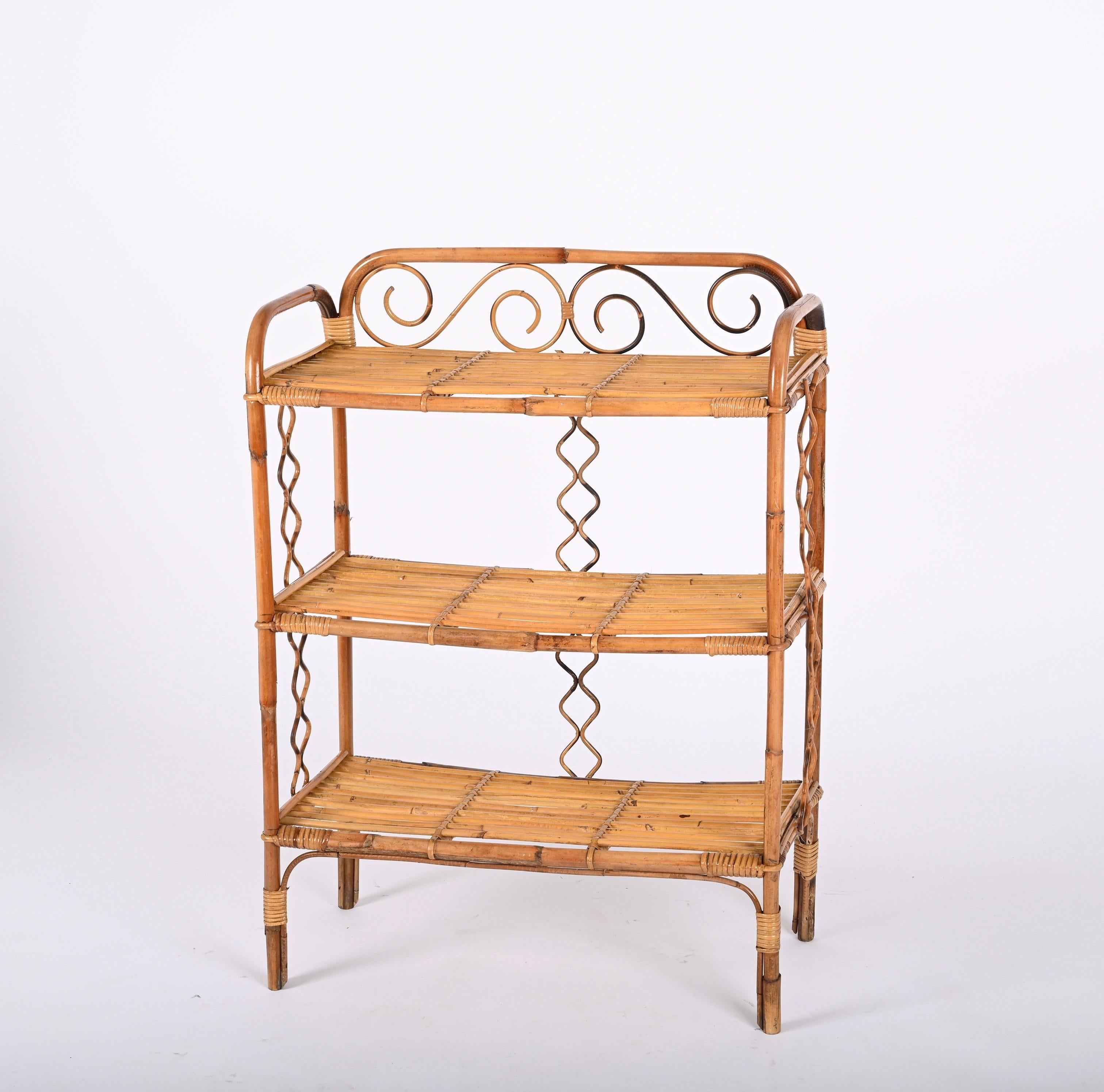 Midcentury Étagère Bamboo and Rattan, Italian Bookcase with Three Shelves, 1970s For Sale 4
