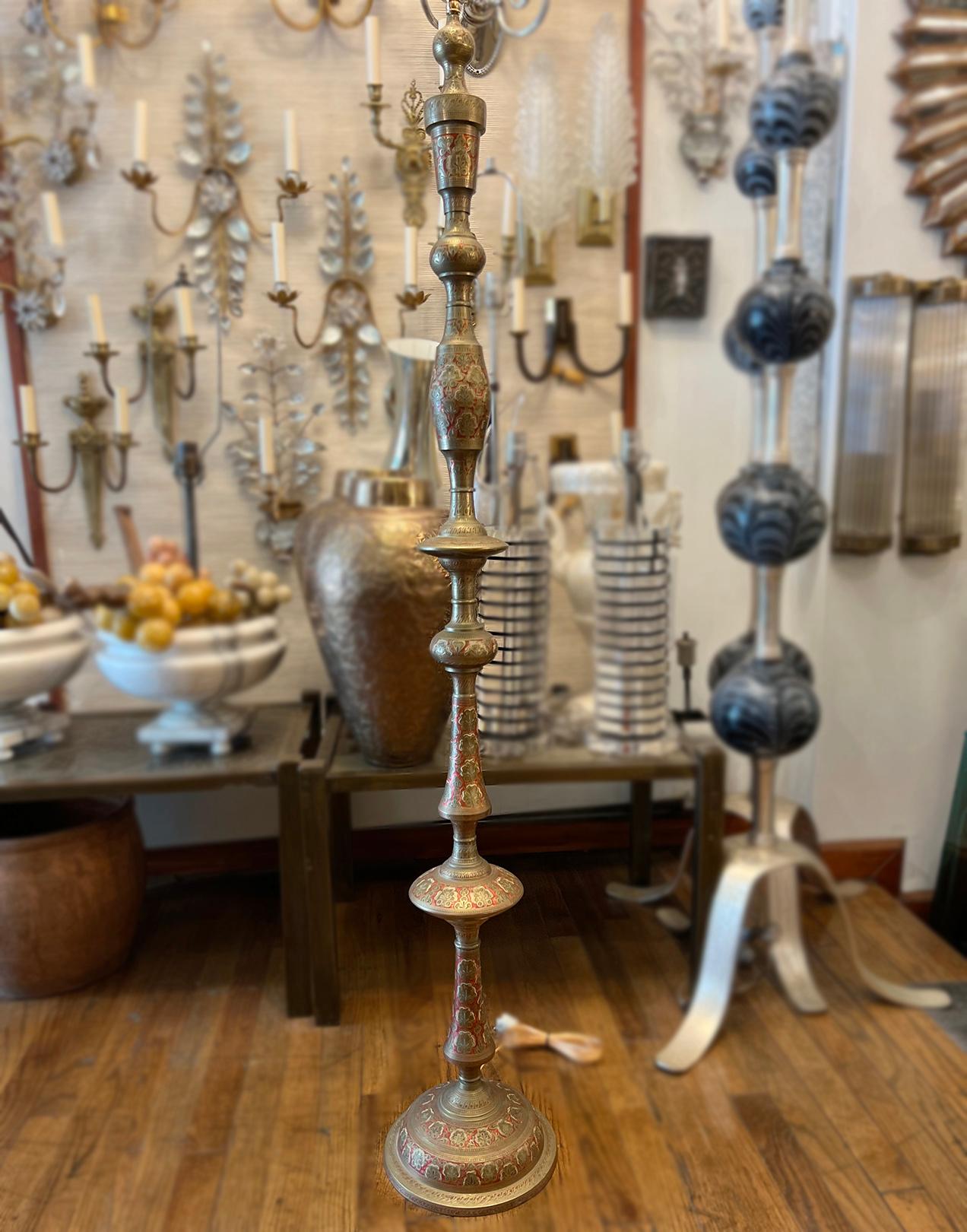 Mid-Century Etched Bronze Floor Lamp In Good Condition For Sale In New York, NY