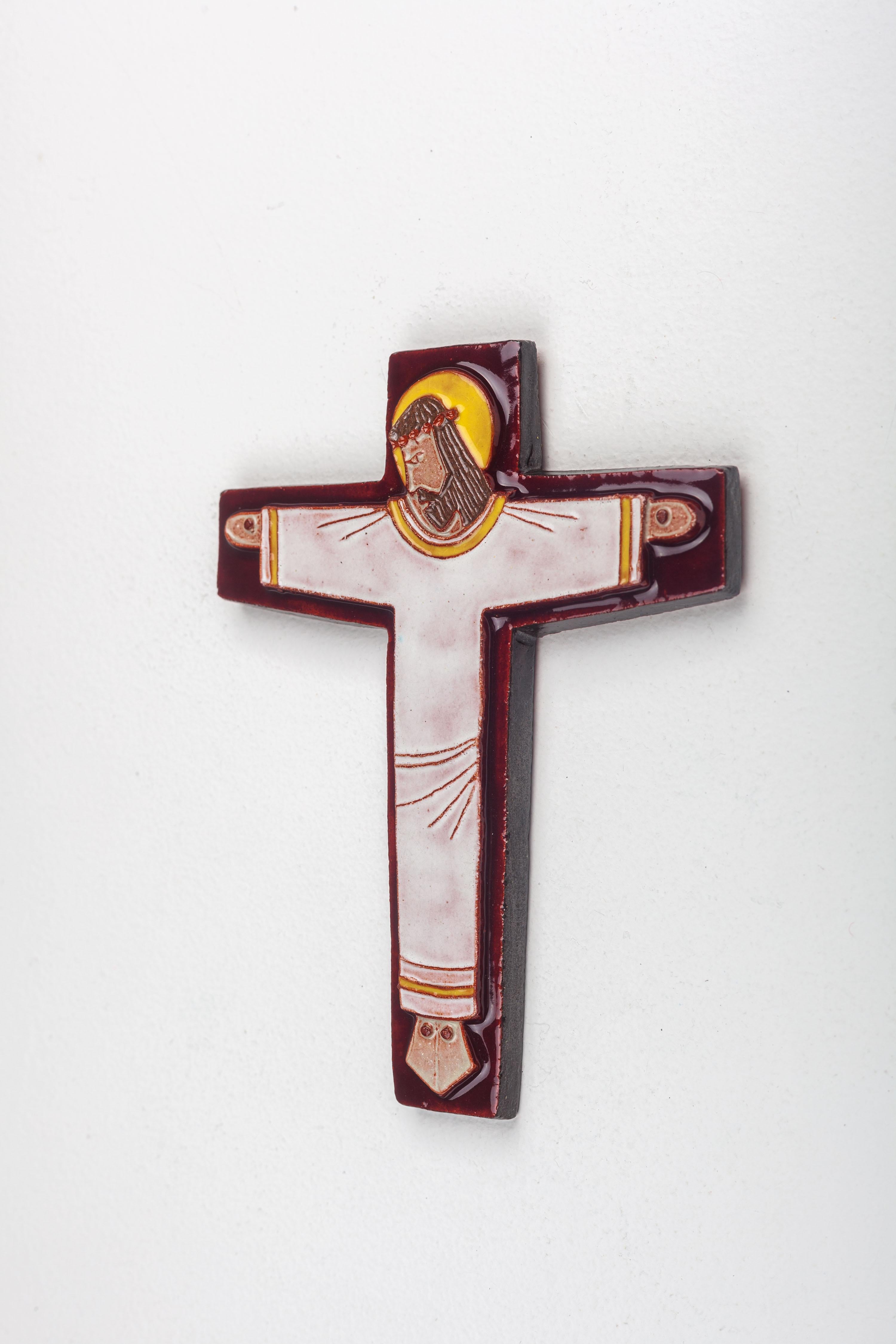 Midcentury European Ceramic Cross, Bohemian Vibe White Cloaked Christ Figure In Good Condition In Chicago, IL