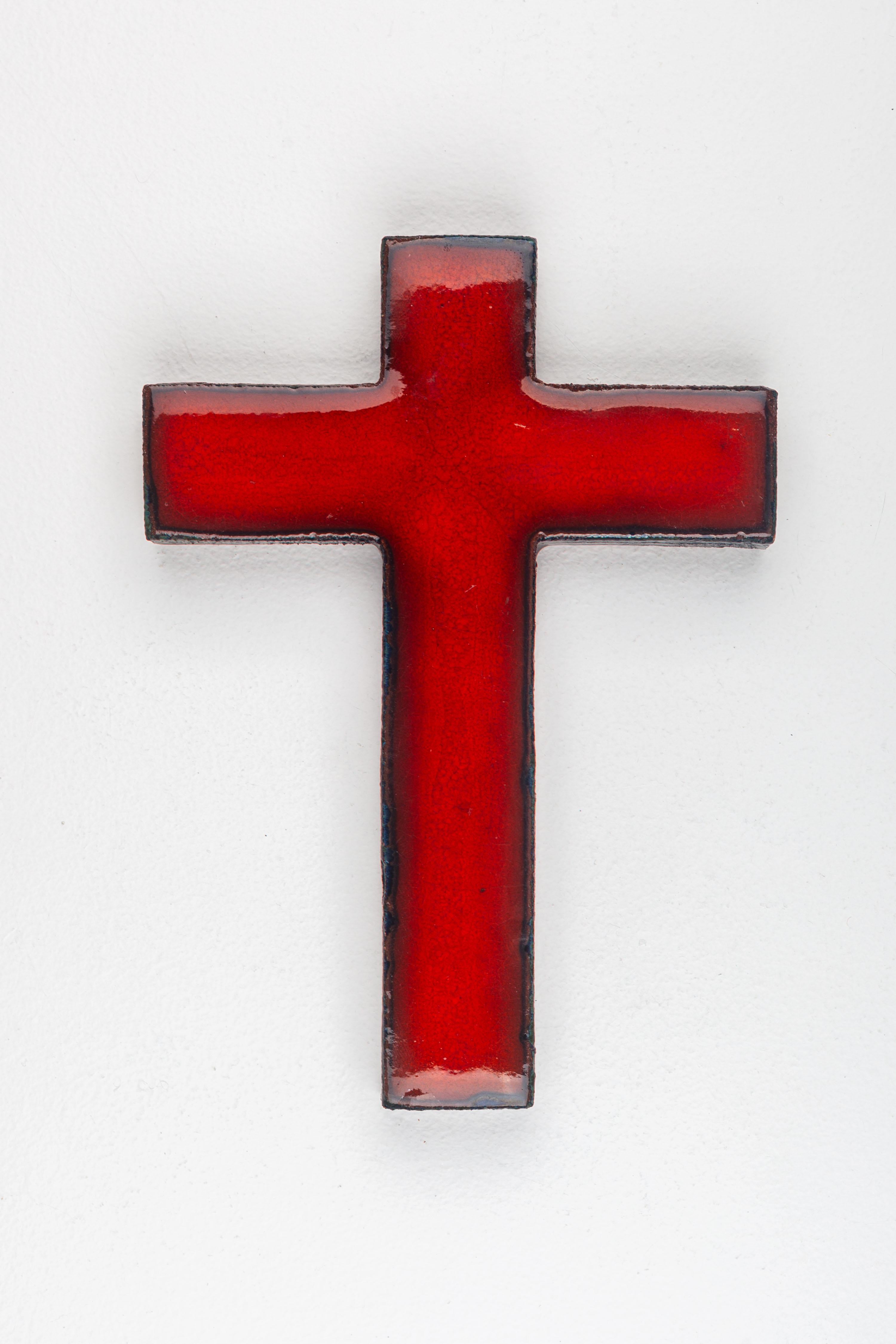 Midcentury European Red Glossy Ceramic Cross Unique Vintage Collectible In Good Condition For Sale In Chicago, IL