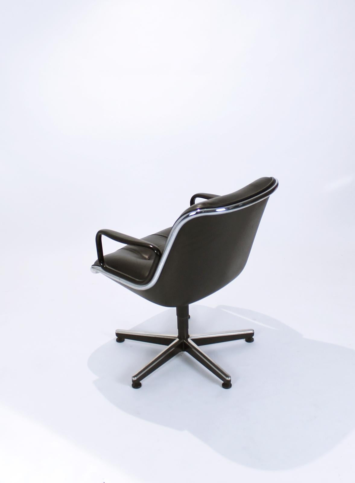 Steel Midcentury Executive Swivel Armchair by Charles Pollock for Knoll International For Sale