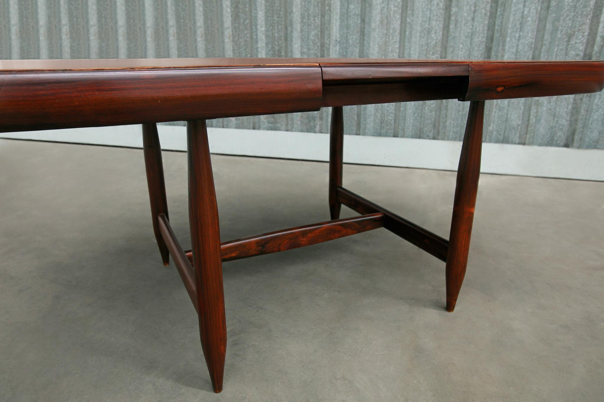 Midcentury Expandable Dining Table in Hardwood by Sergio Rodrigues, Brazil In Good Condition In New York, NY