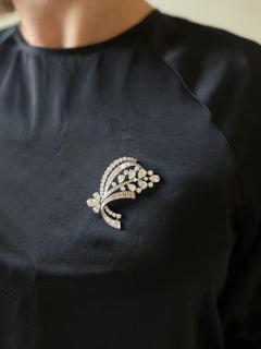 Midcentury Exquisite 14 Carat Diamond Platinum Brooch Pin