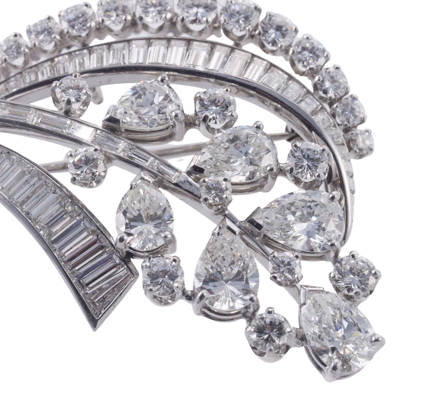 Midcentury Exquisite 14 Carat Diamond Platinum Brooch Pin For Sale 1